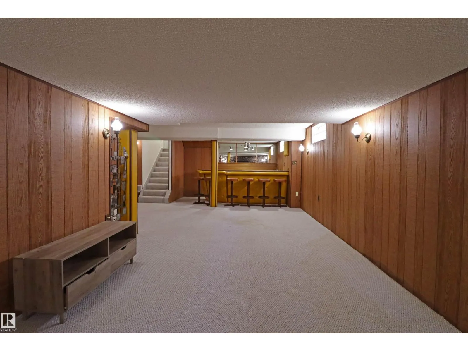 9527 151 AV NW