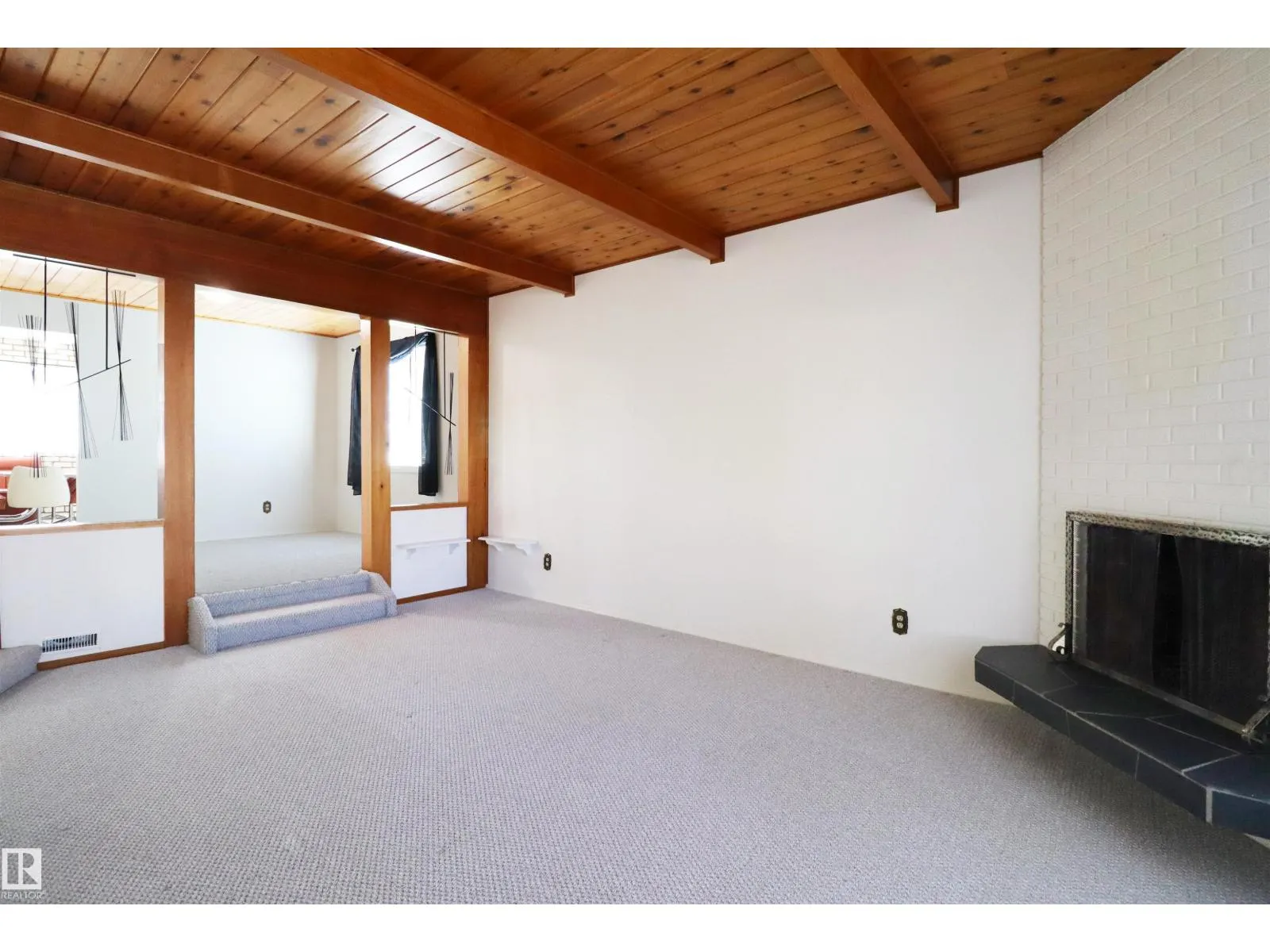 9527 151 AV NW