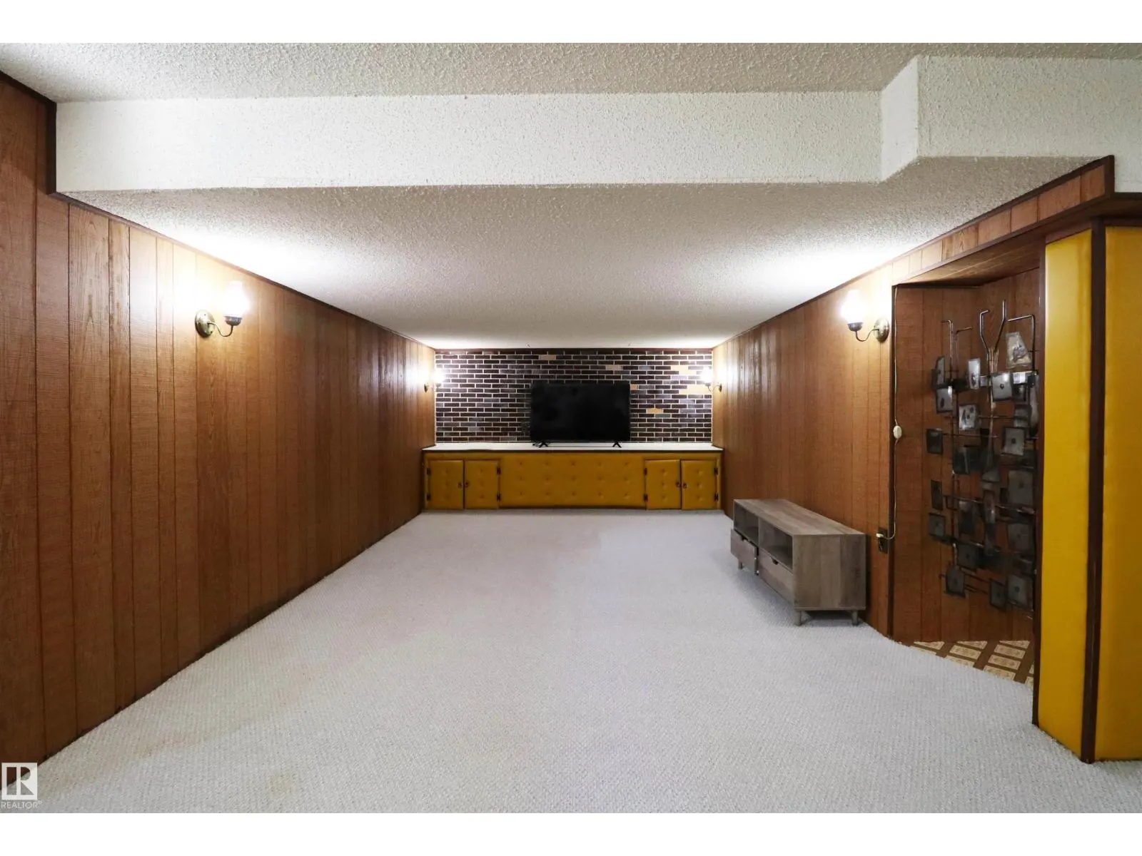 9527 151 AV NW