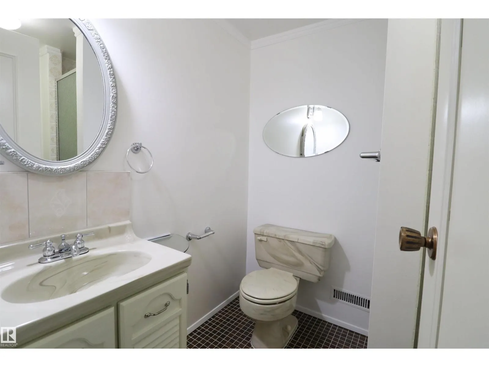9527 151 AV NW