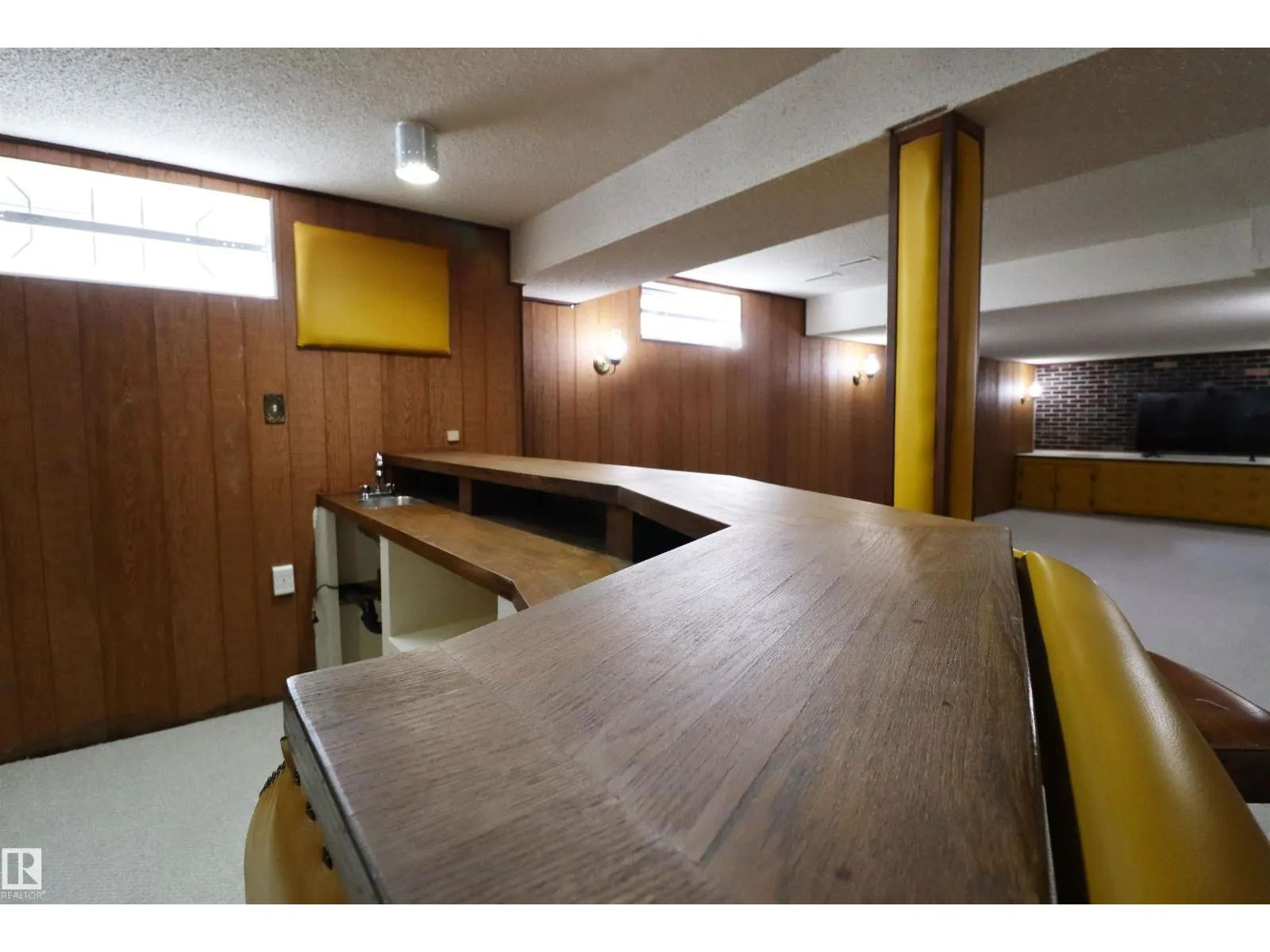 9527 151 AV NW