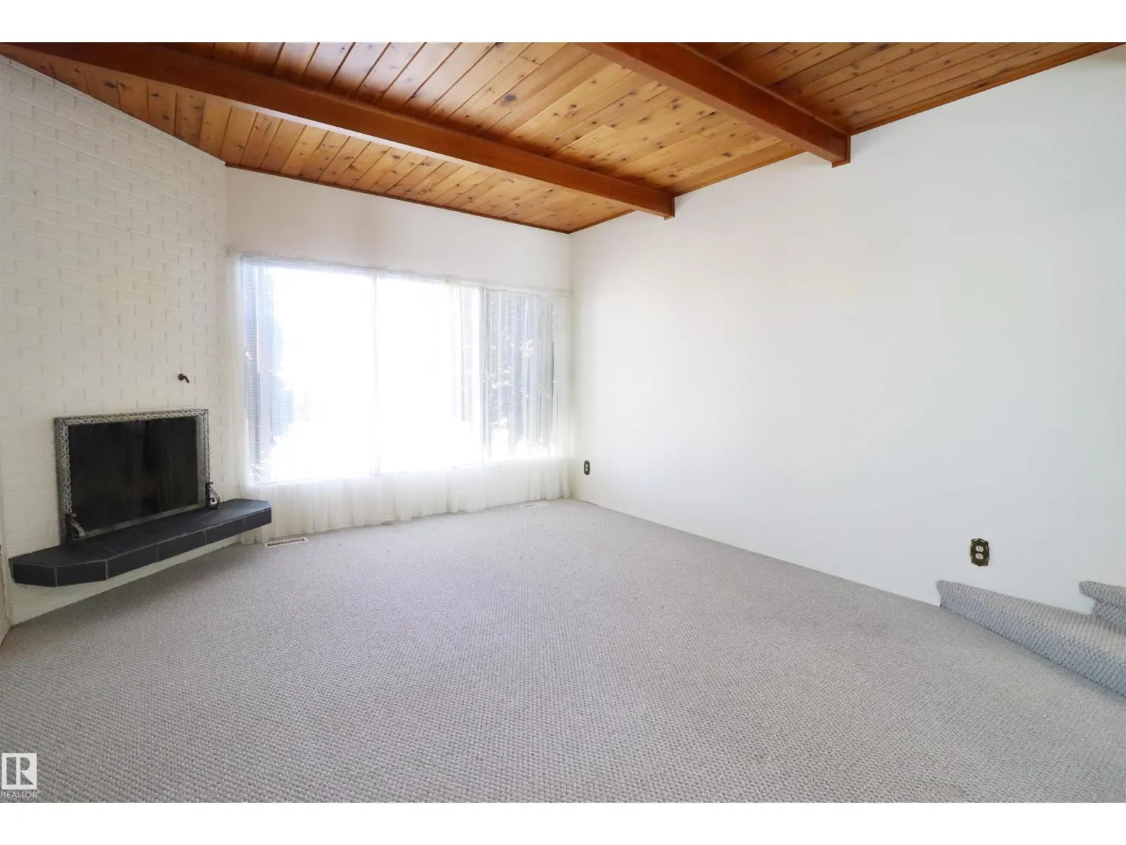 9527 151 AV NW