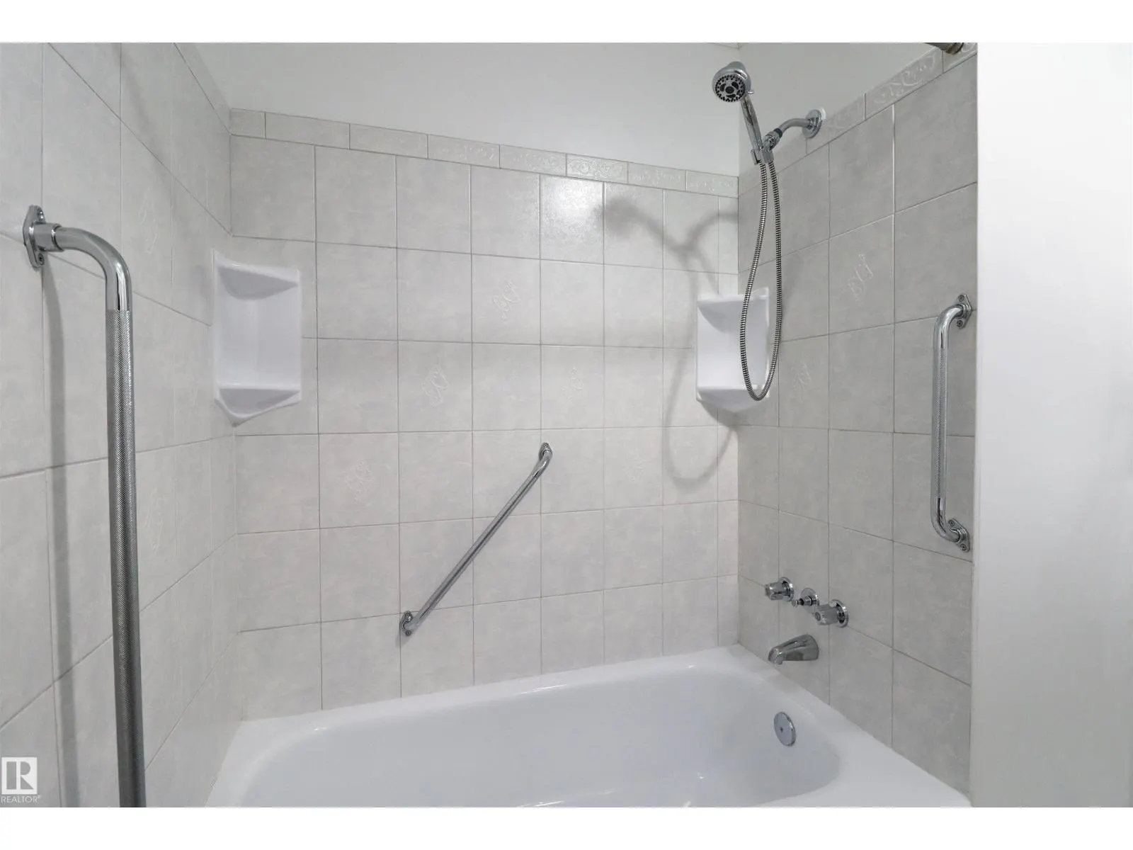 9527 151 AV NW