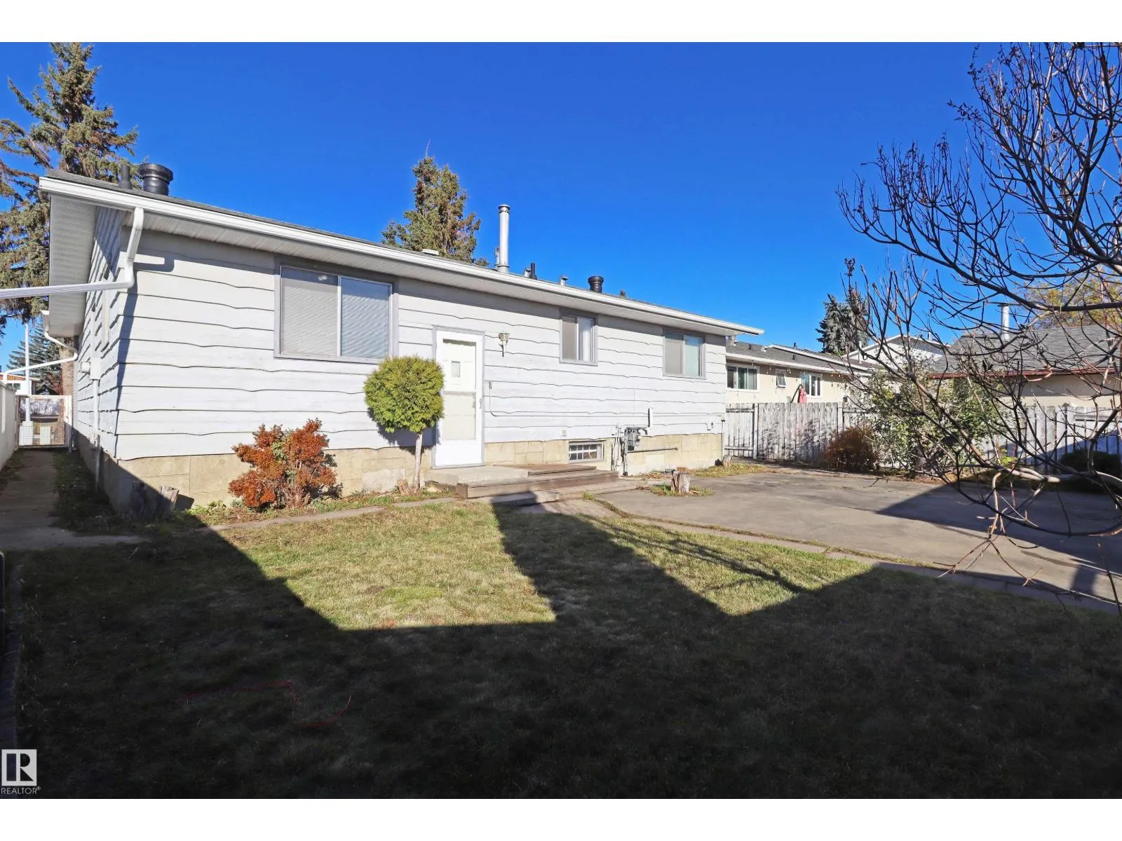 9527 151 AV NW