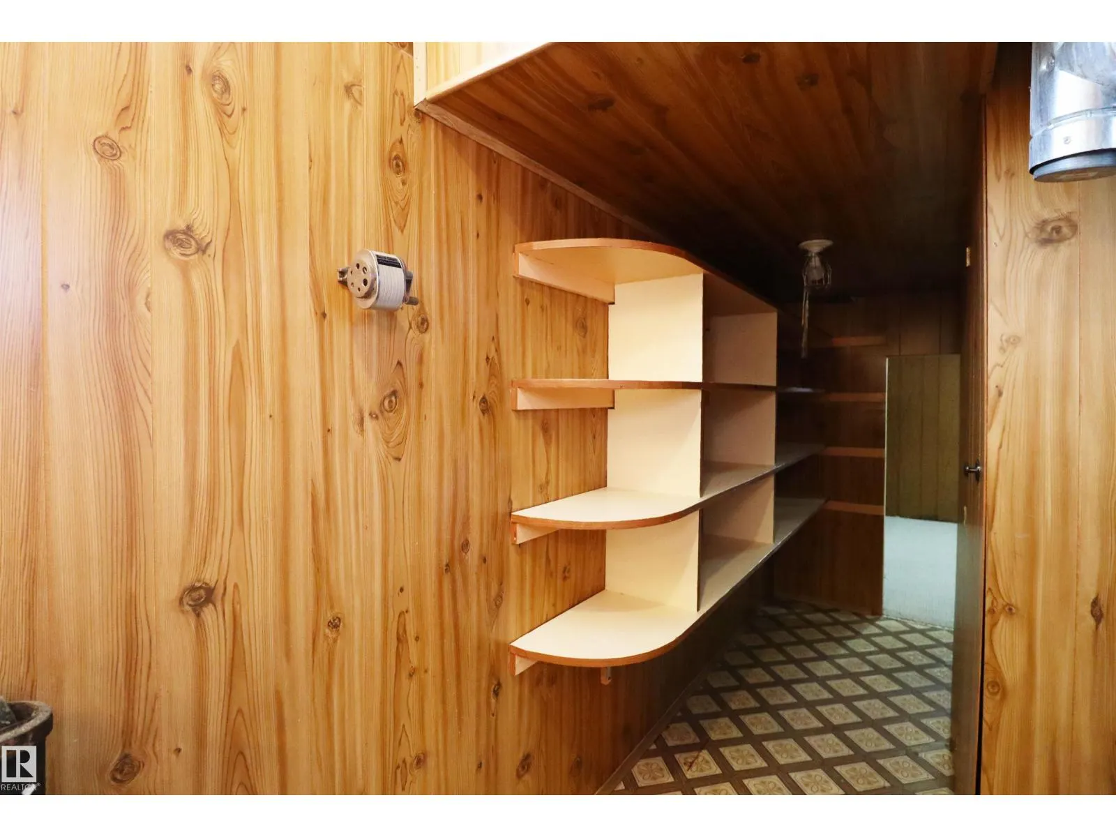 9527 151 AV NW