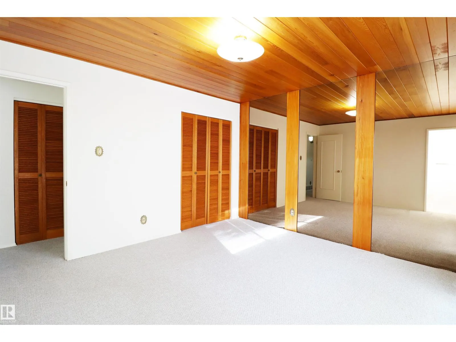 9527 151 AV NW