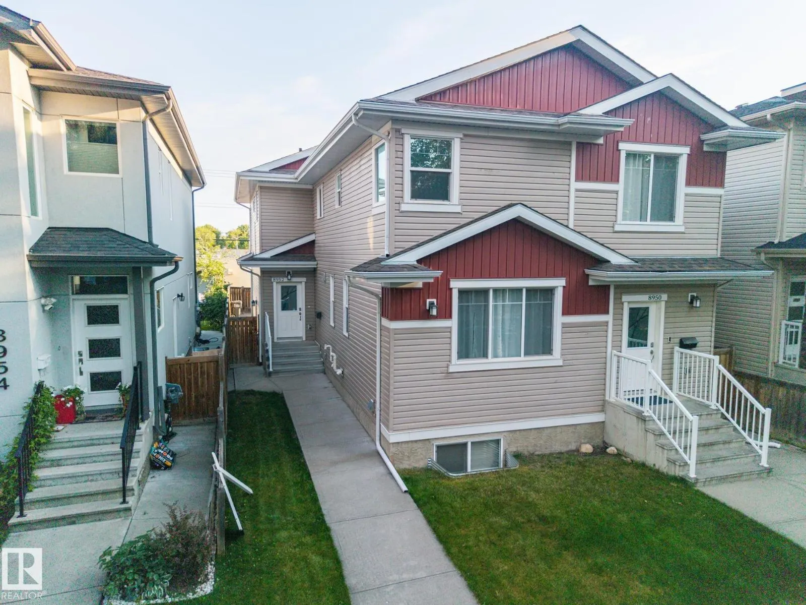8952 81 AV NW