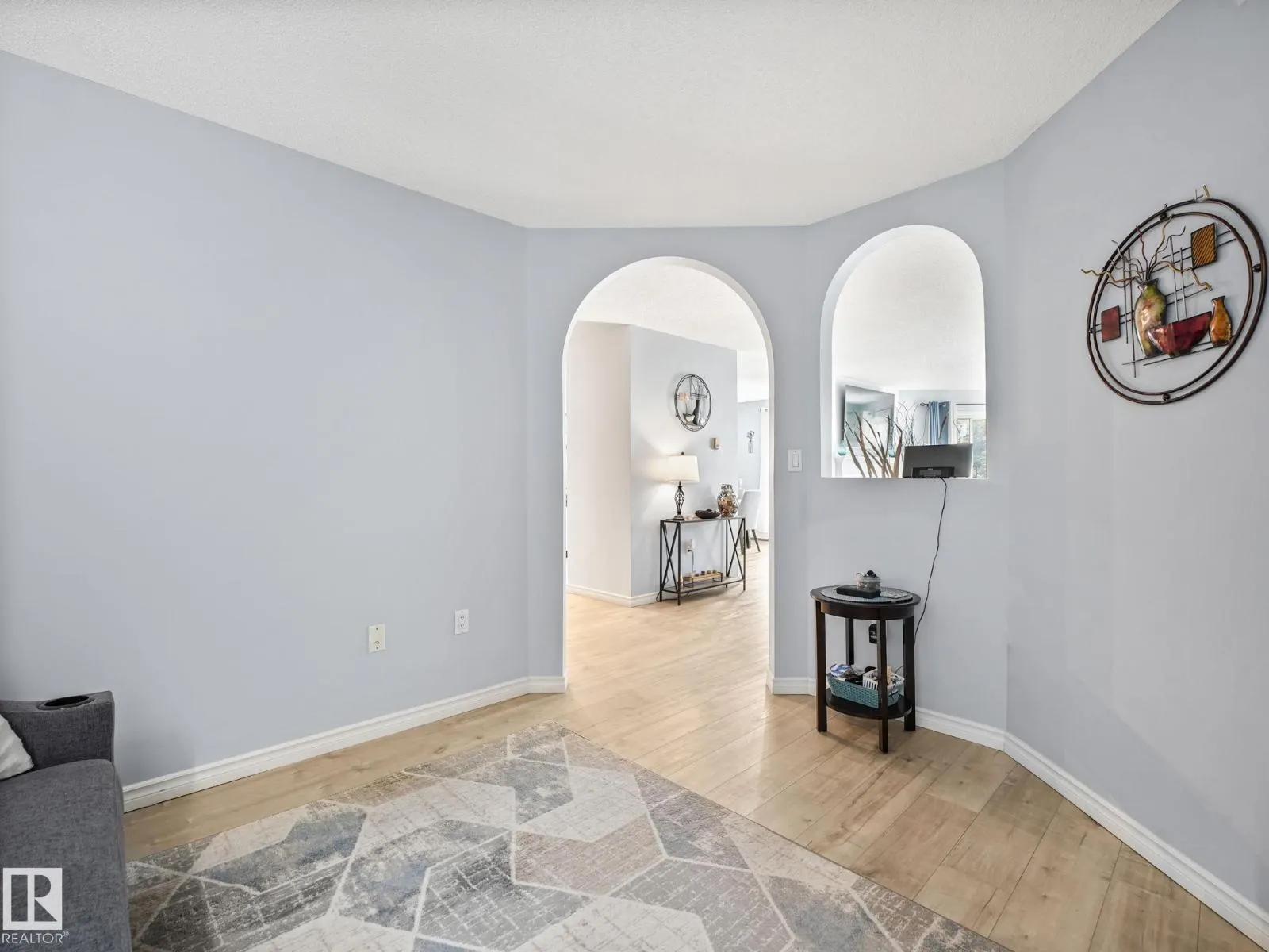 #212 15499 CASTLE DOWNS RD NW