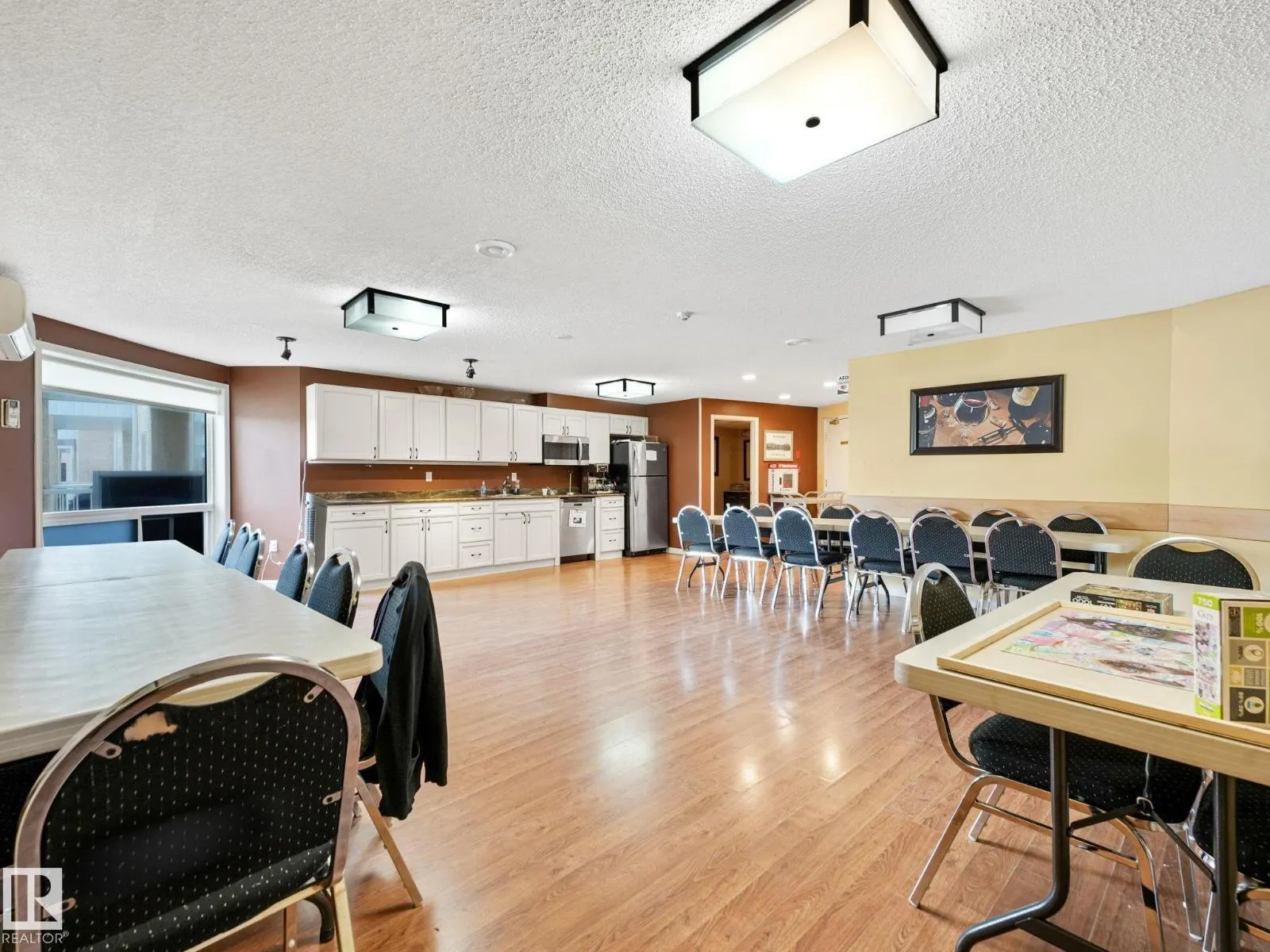 #212 15499 CASTLE DOWNS RD NW