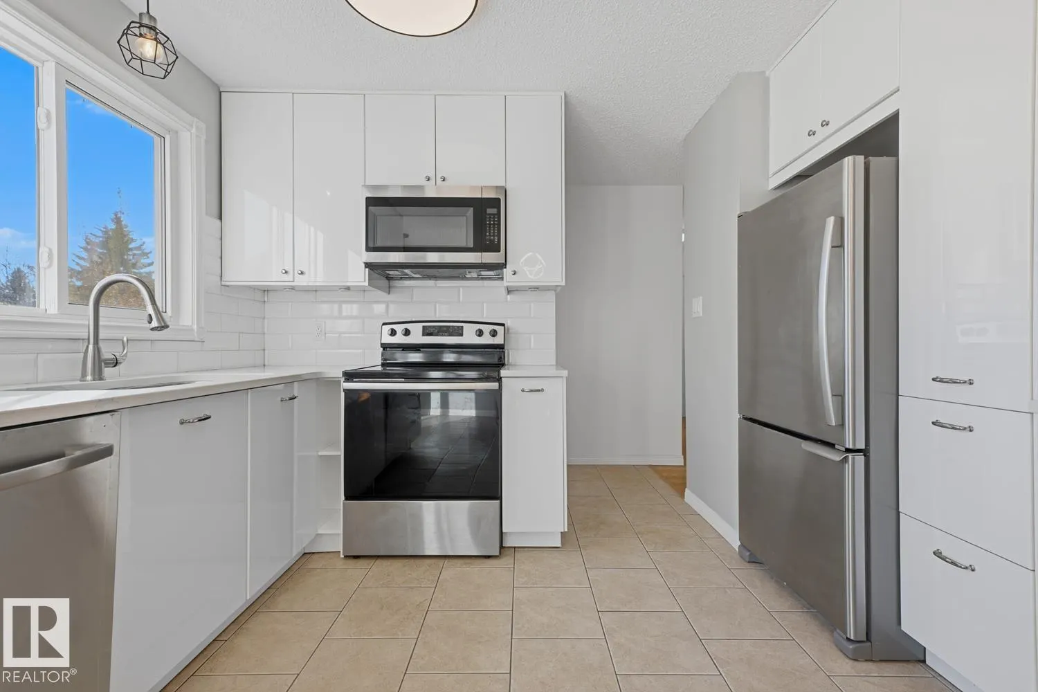 8415 176A ST NW
