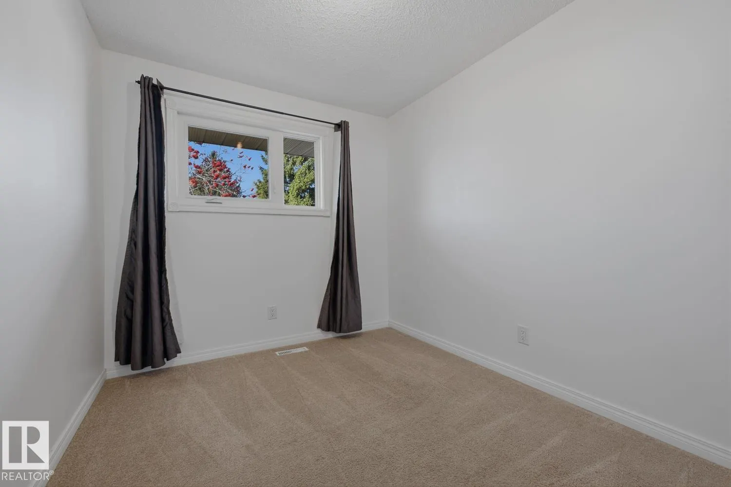 8415 176A ST NW