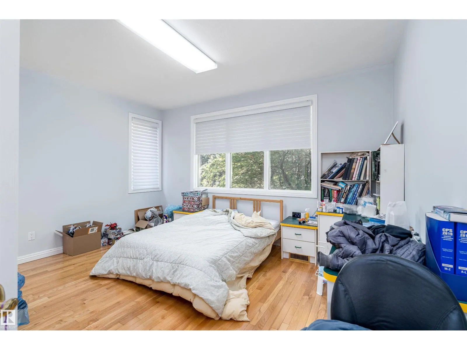 10812 5 AV SW