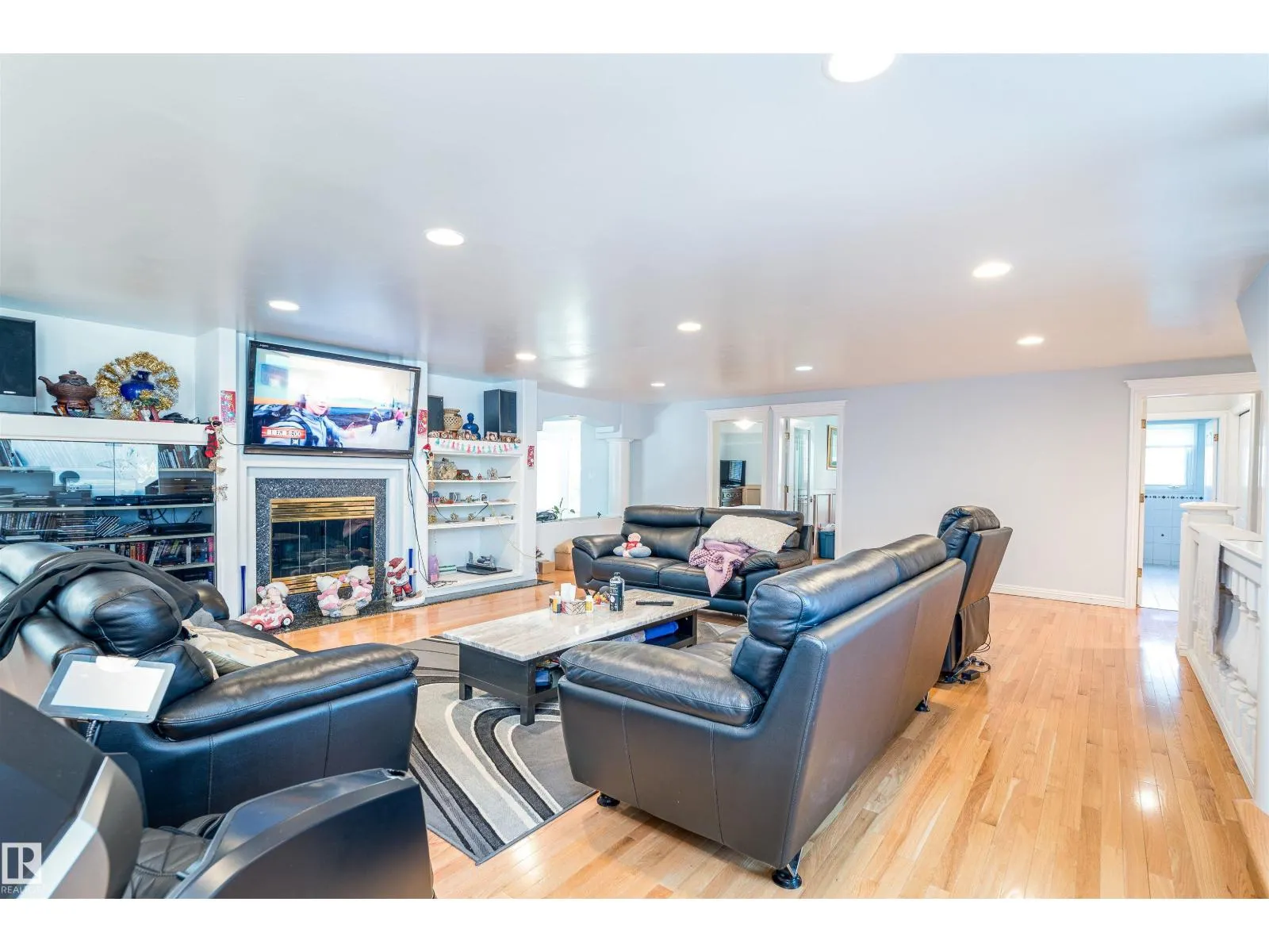 10812 5 AV SW