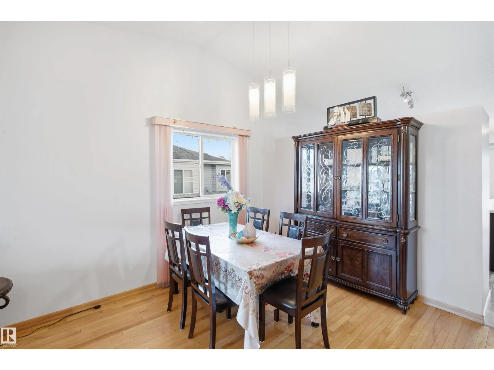 17007 90A ST NW
