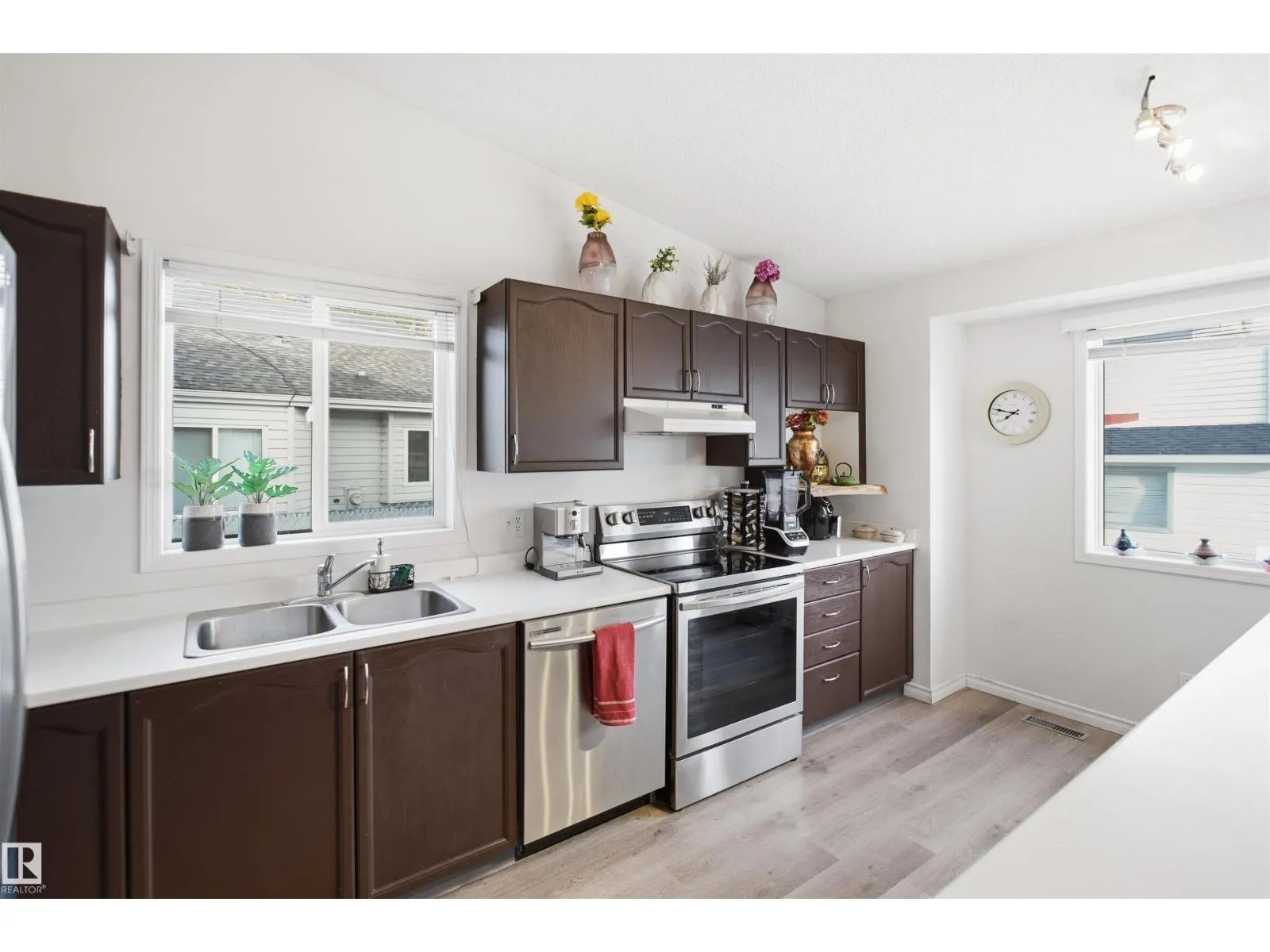 17007 90A ST NW