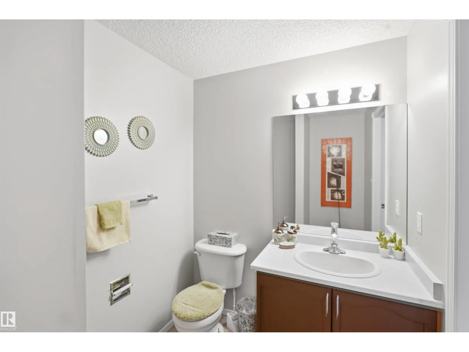 17007 90A ST NW
