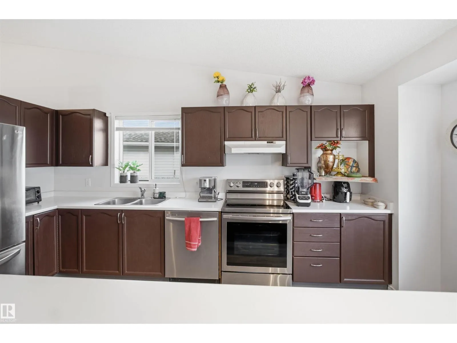 17007 90A ST NW