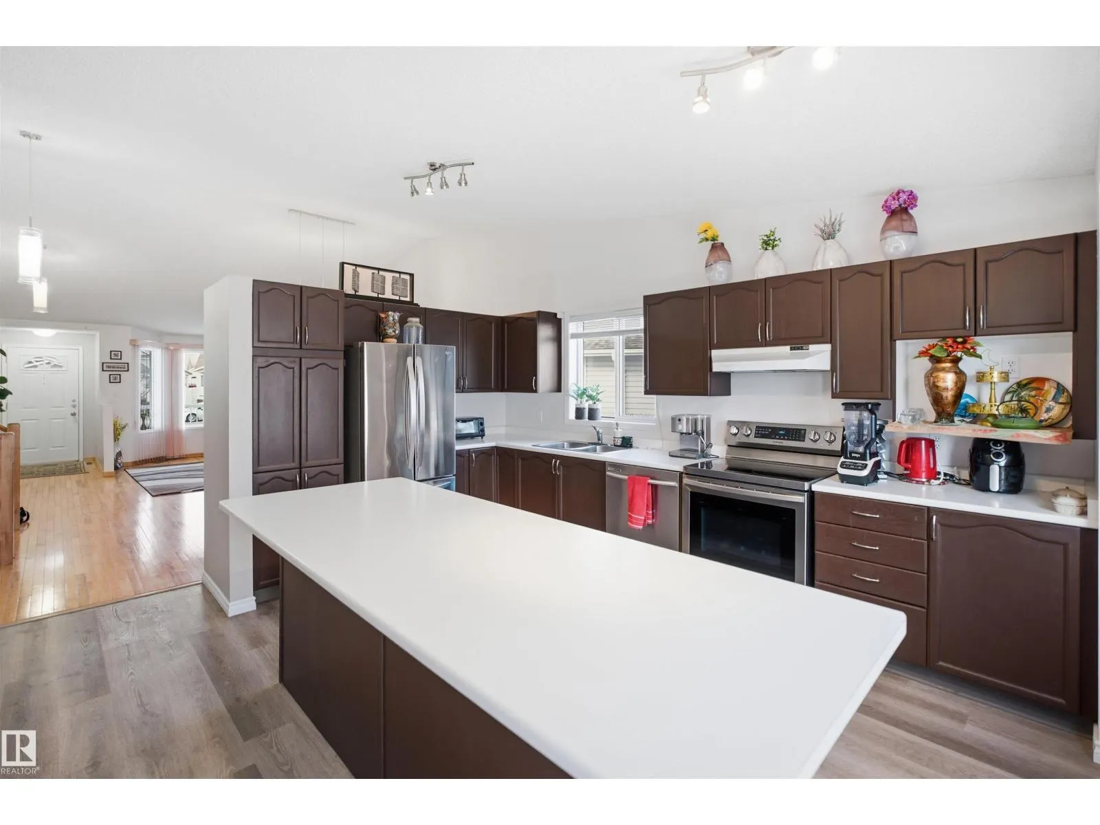 17007 90A ST NW