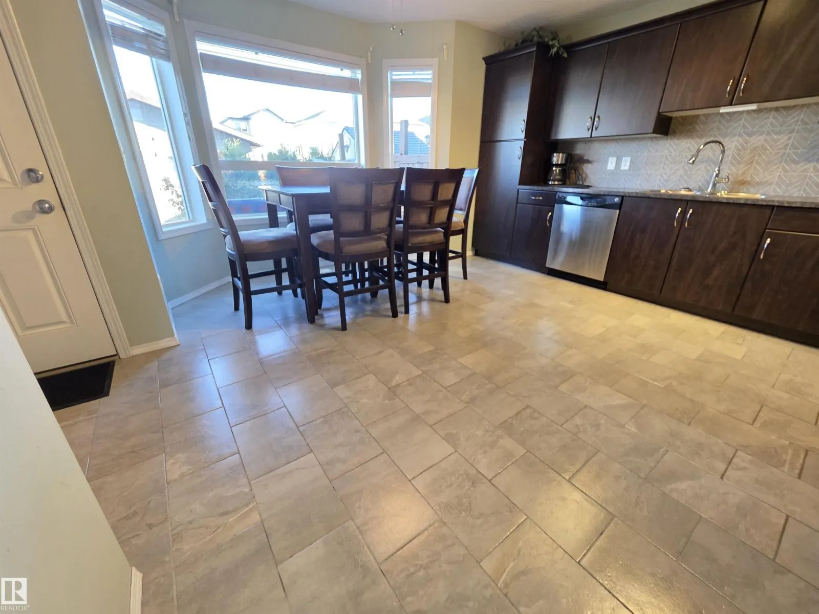 88 SPRUCE VILLAGE DR