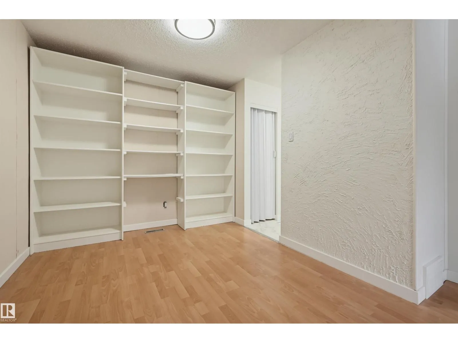 15107 54 ST NW
