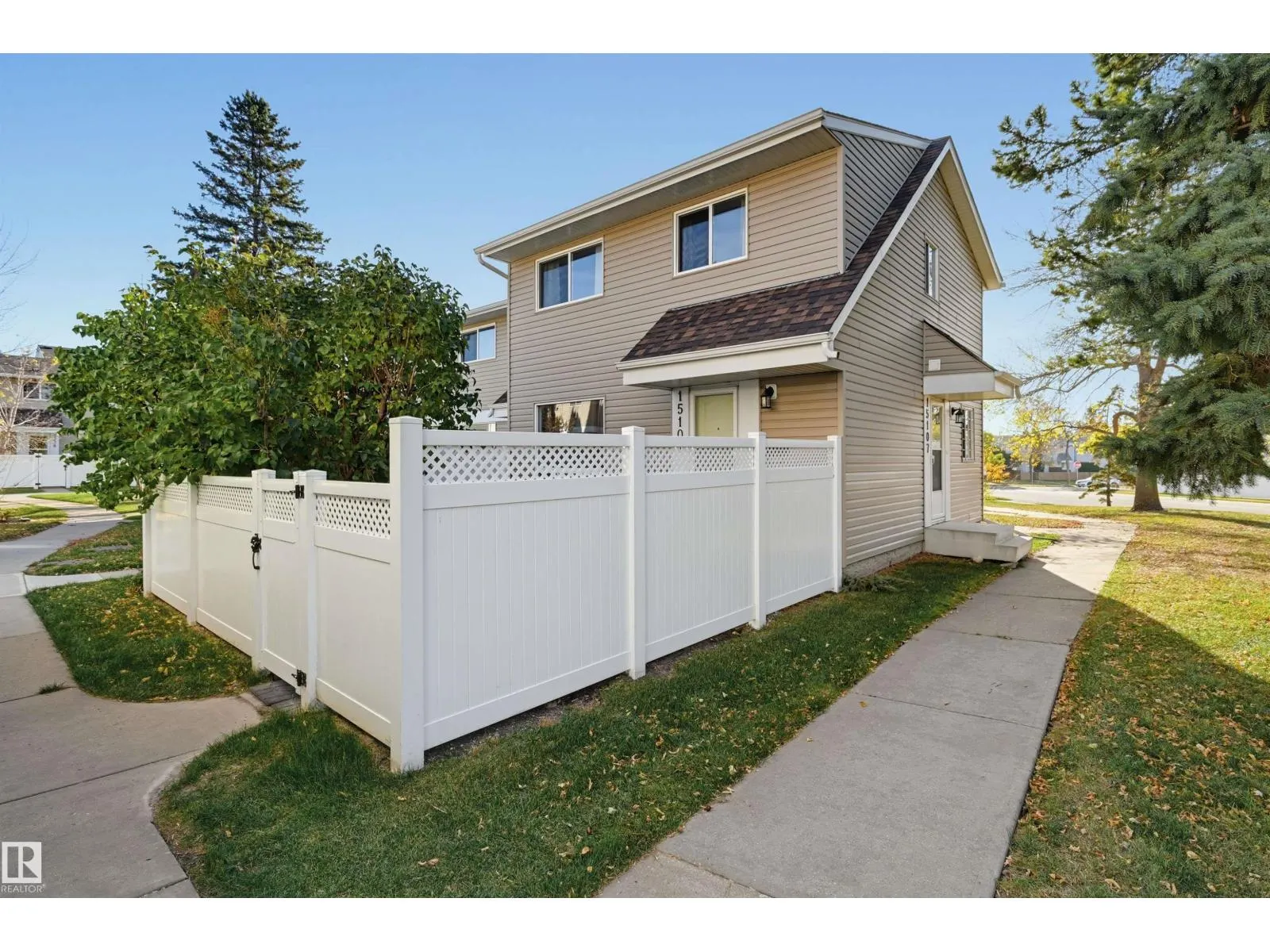 15107 54 ST NW