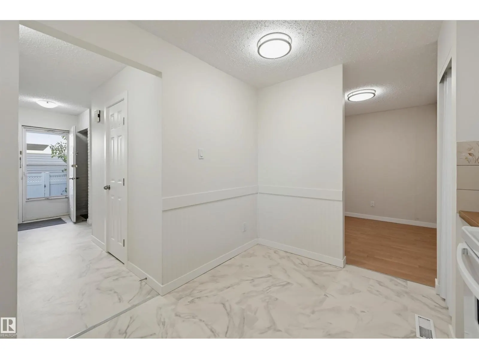 15107 54 ST NW