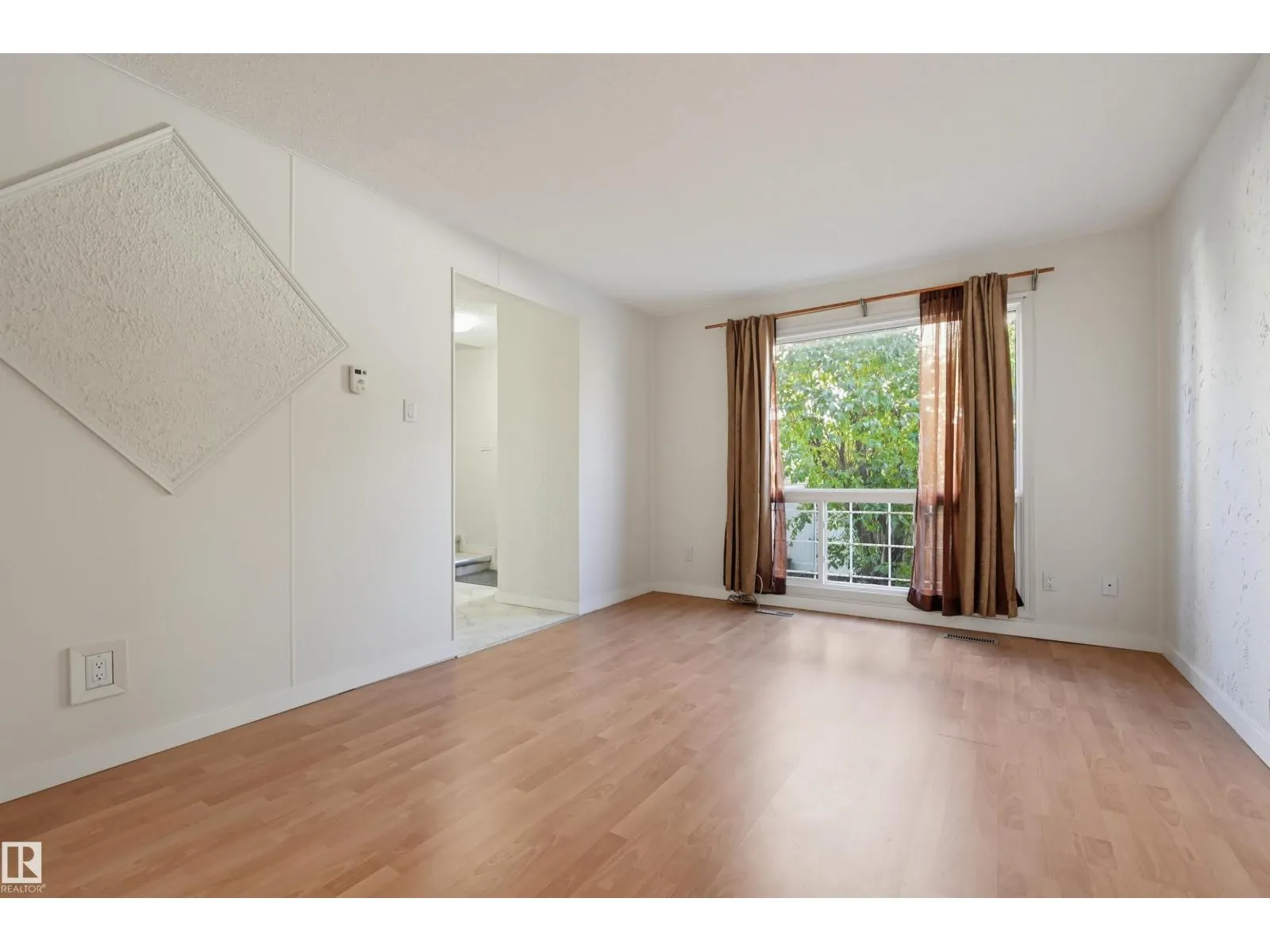 15107 54 ST NW