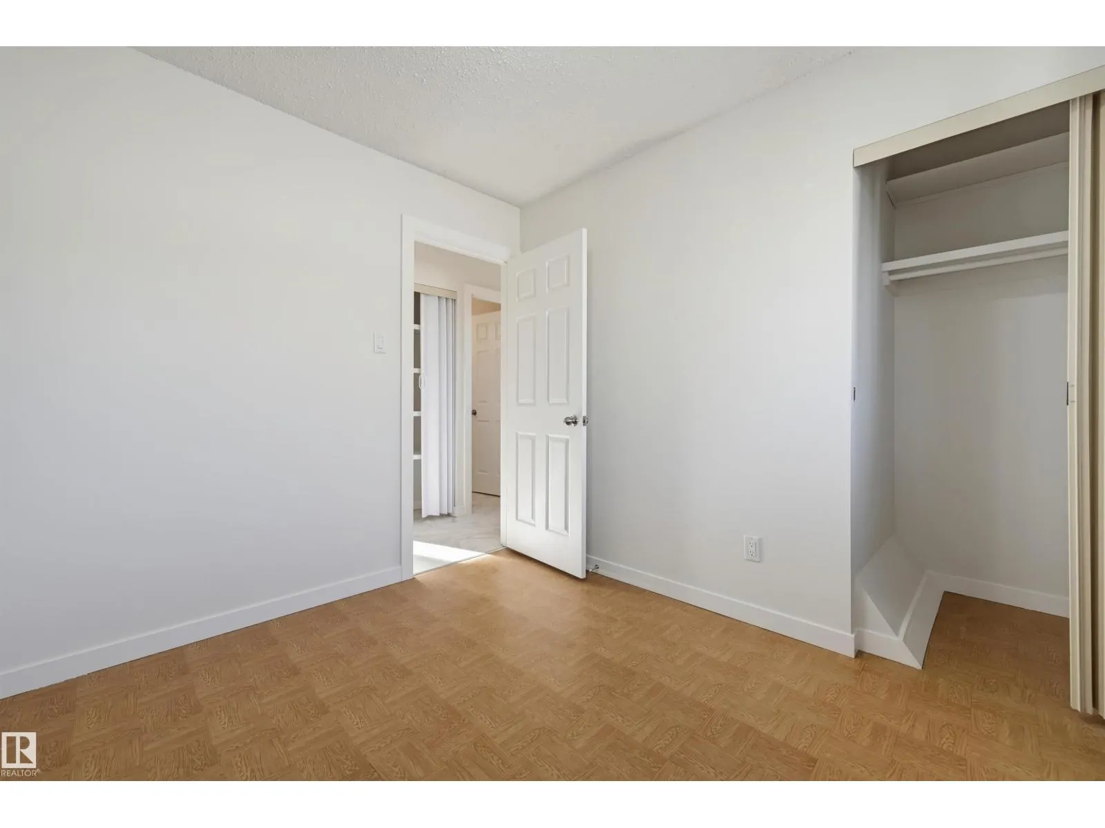 15107 54 ST NW