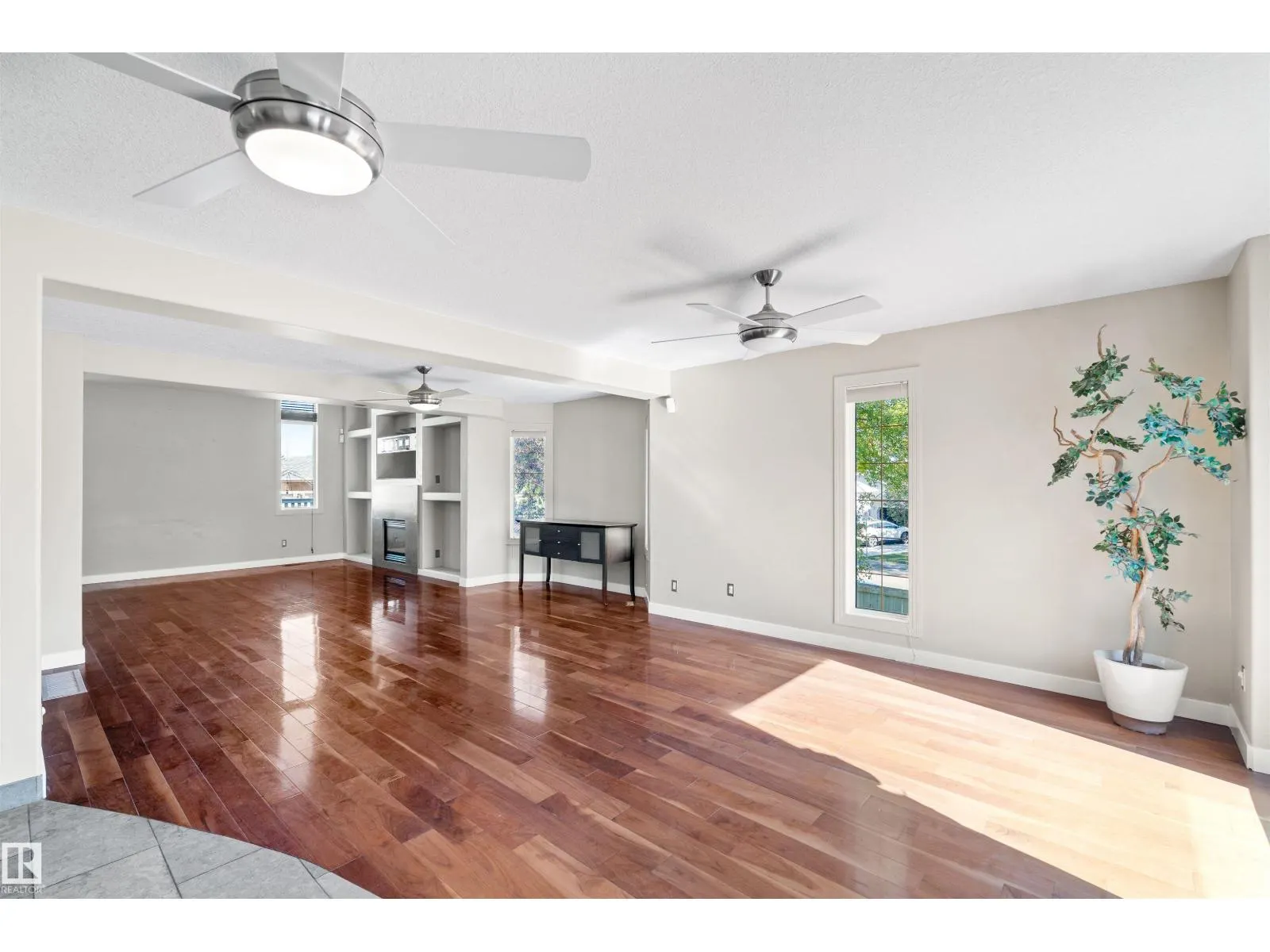 446 ORMSBY RD NW