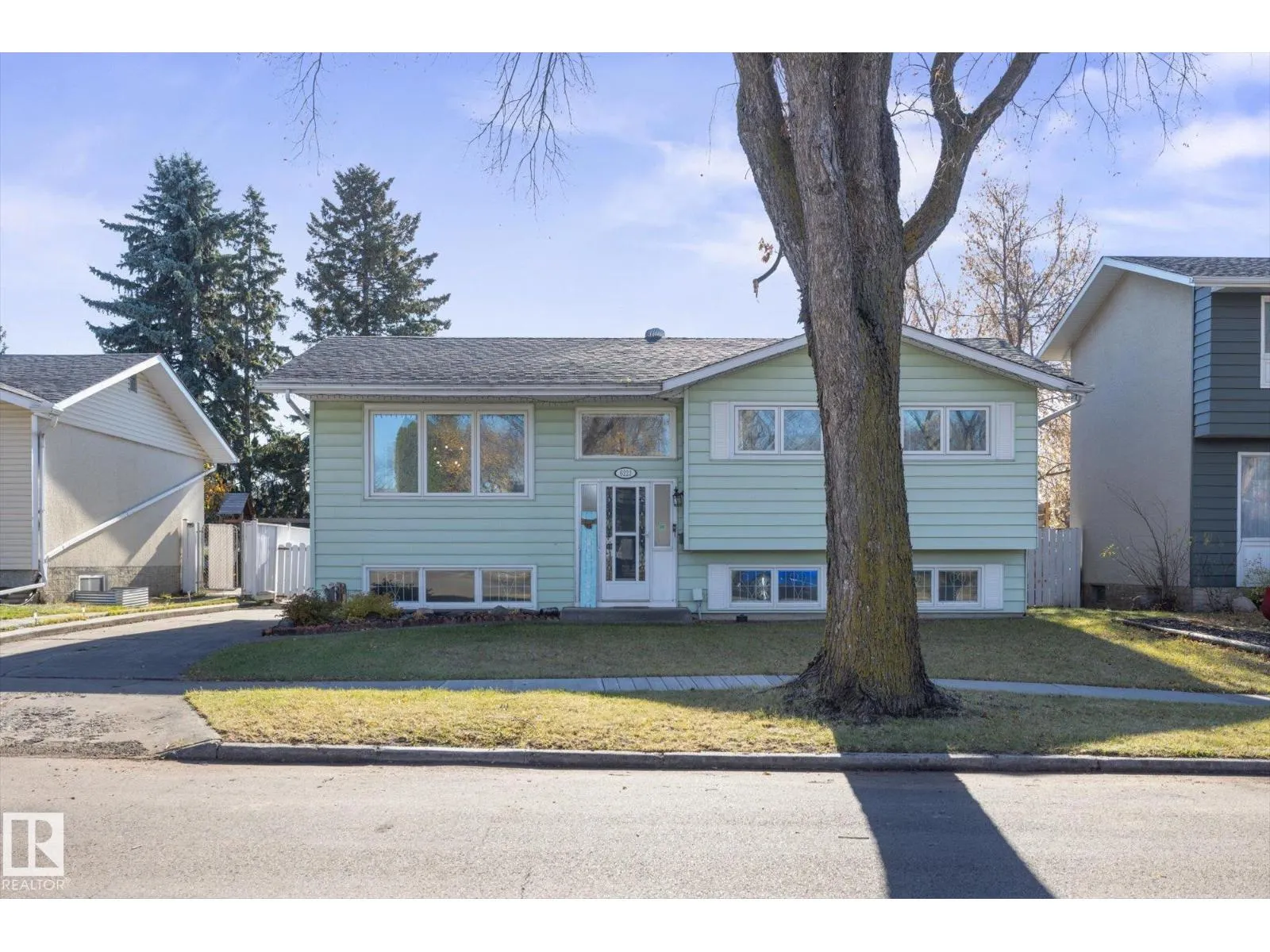 6223 147 AV NW