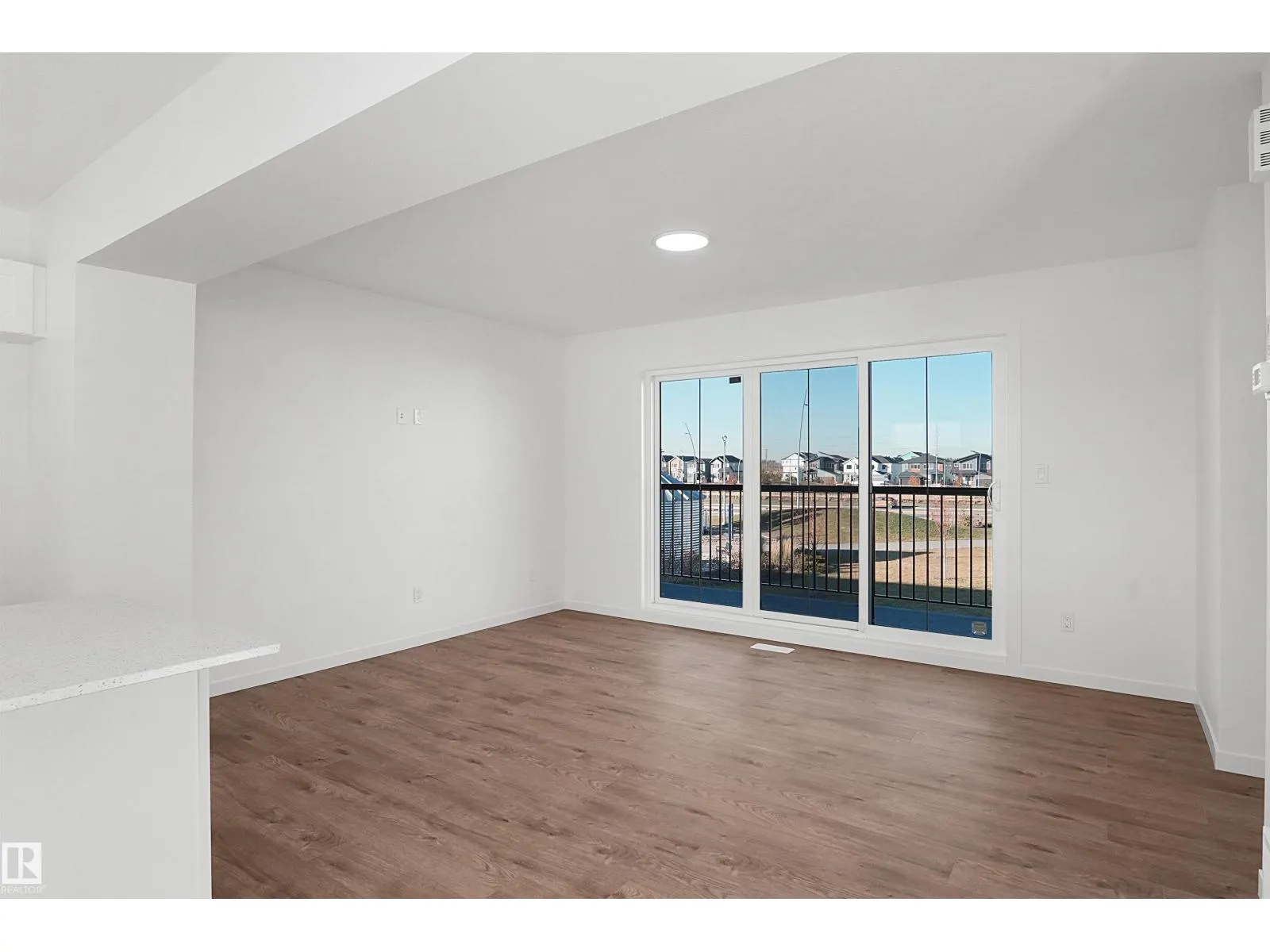#63 17319 5 ST NE
