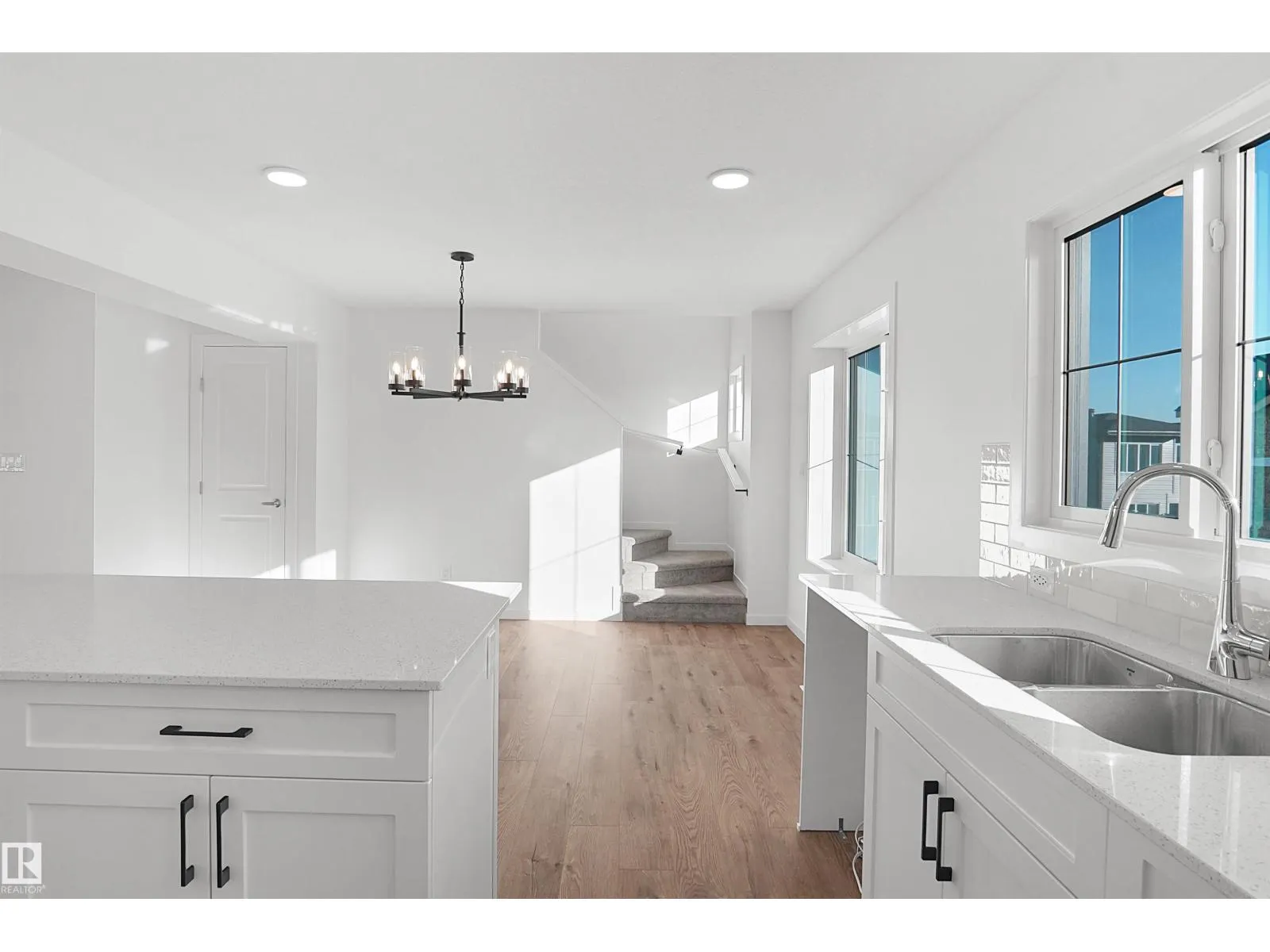 #63 17319 5 ST NE