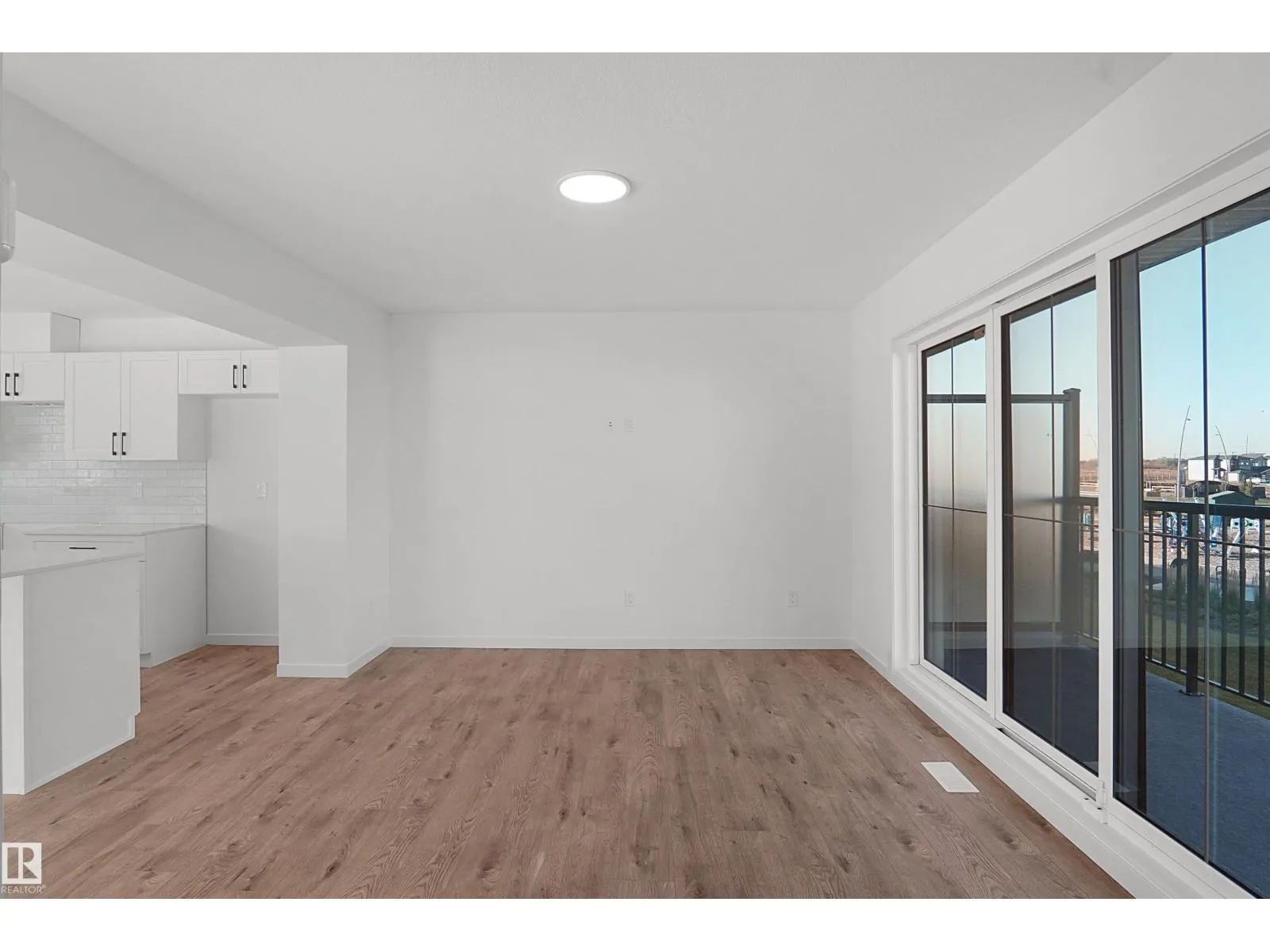 #63 17319 5 ST NE