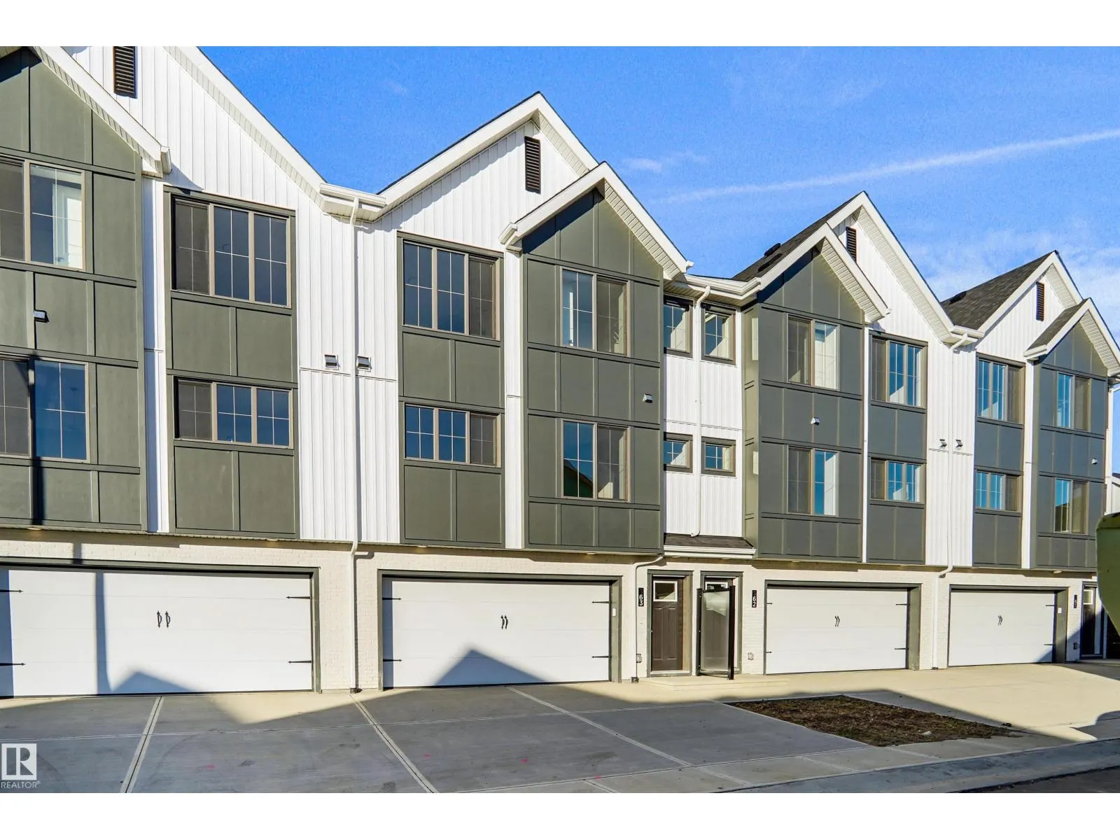 #63 17319 5 ST NE