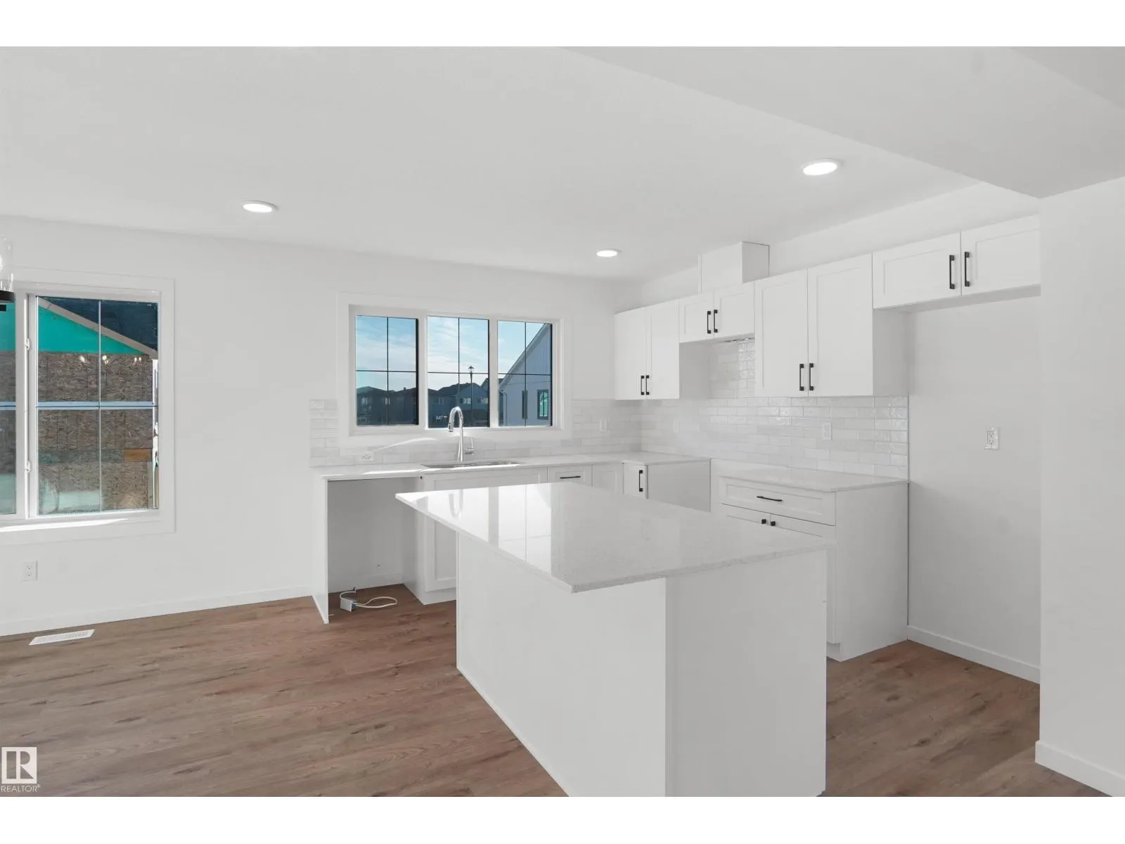 #63 17319 5 ST NE