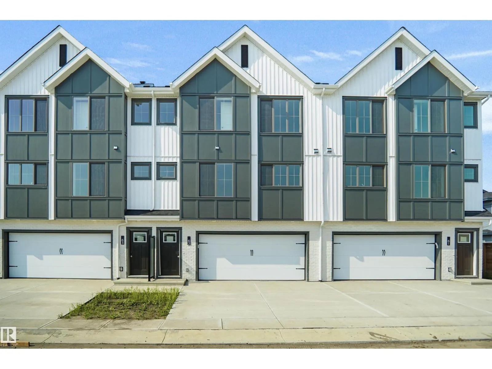 #63 17319 5 ST NE