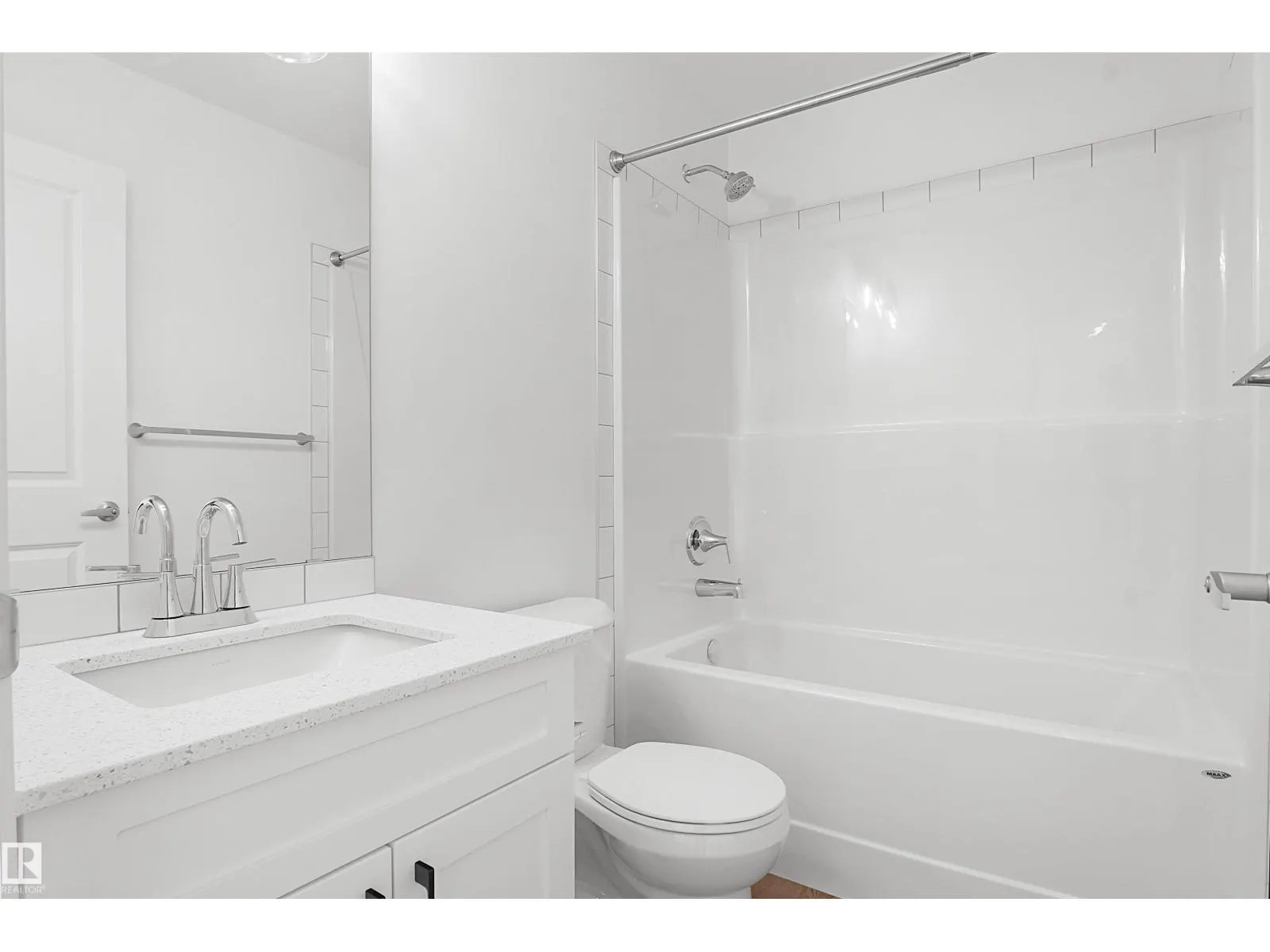 #63 17319 5 ST NE