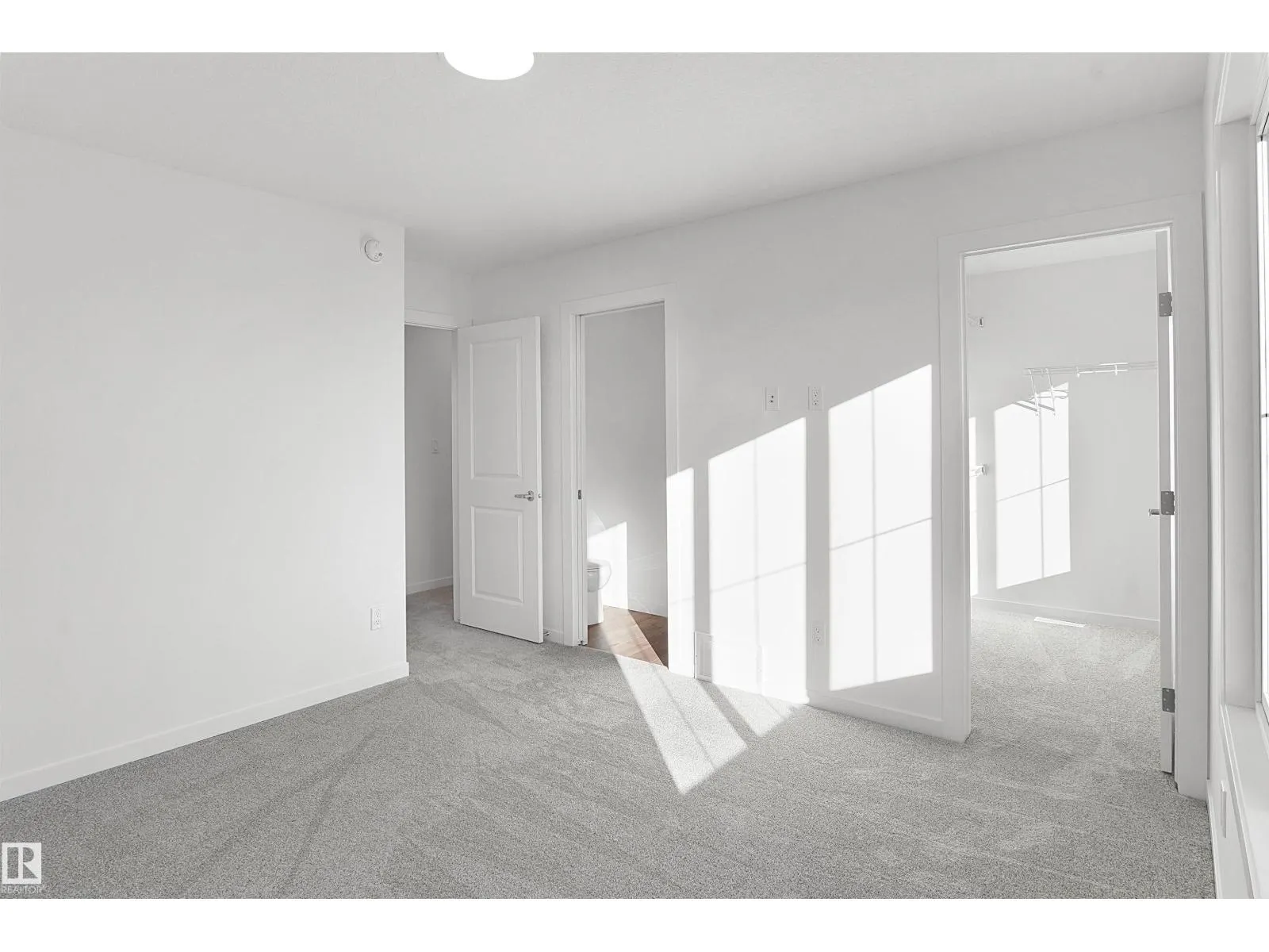 #63 17319 5 ST NE