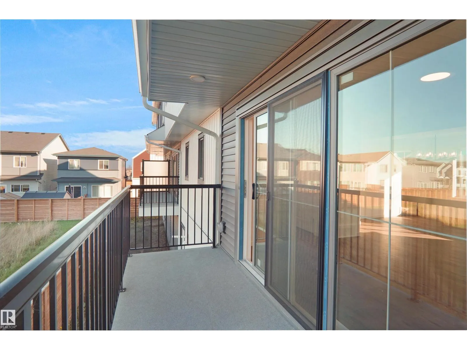 #63 17319 5 ST NE