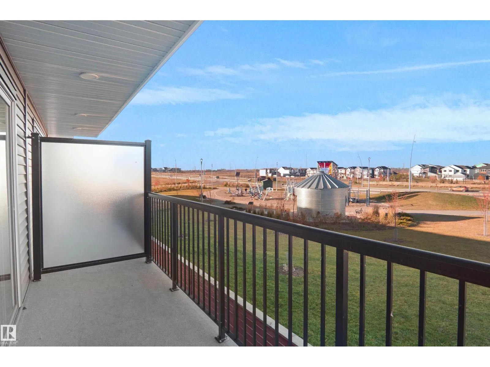 #63 17319 5 ST NE
