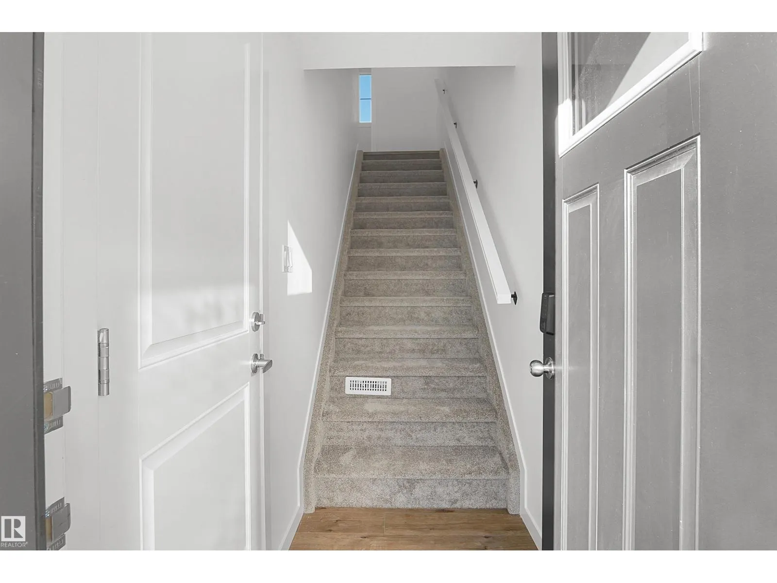#63 17319 5 ST NE
