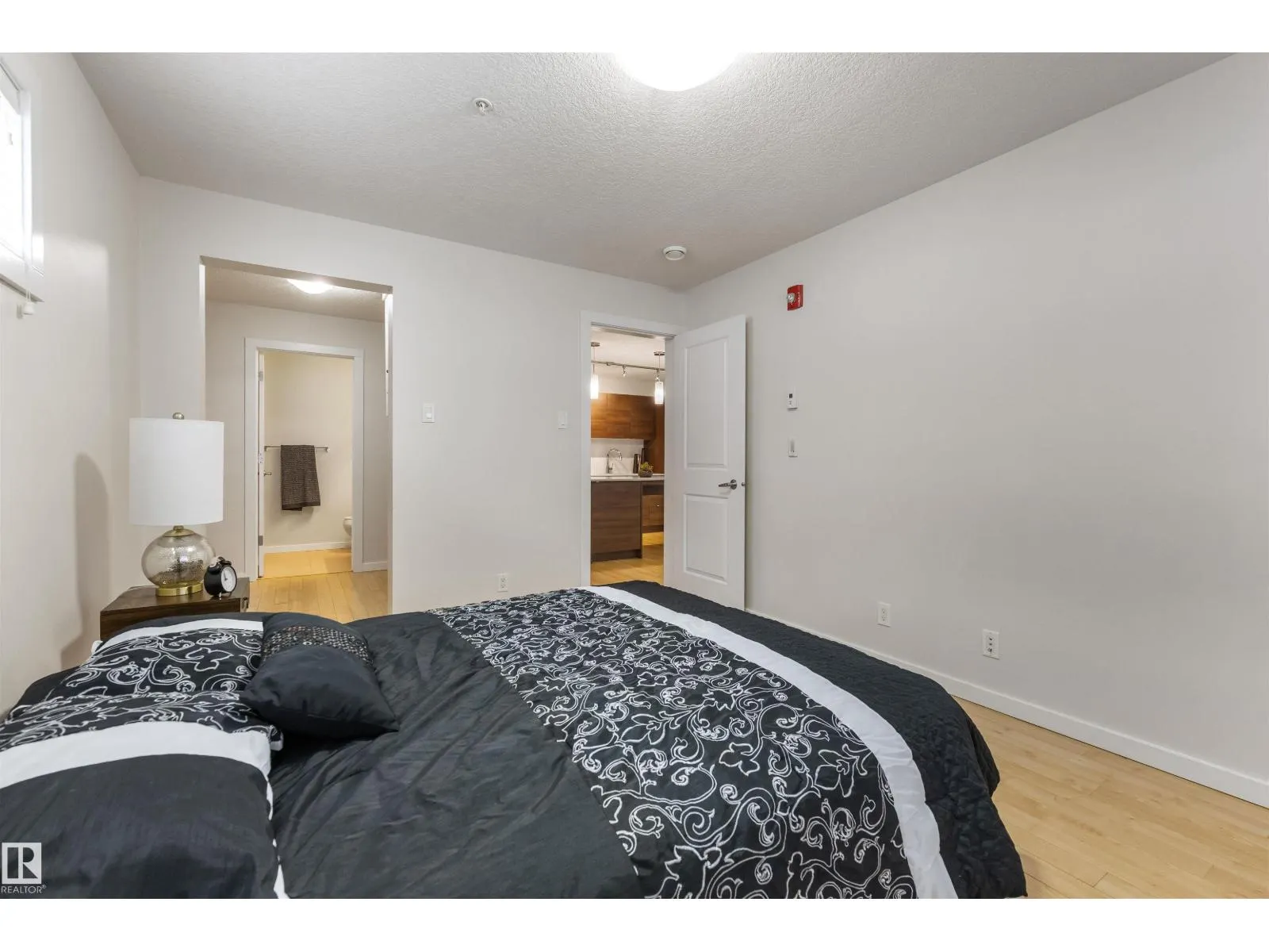 #110 9517 160 AV NW
