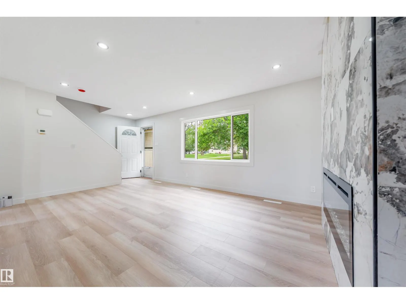 13309 89A ST NW
