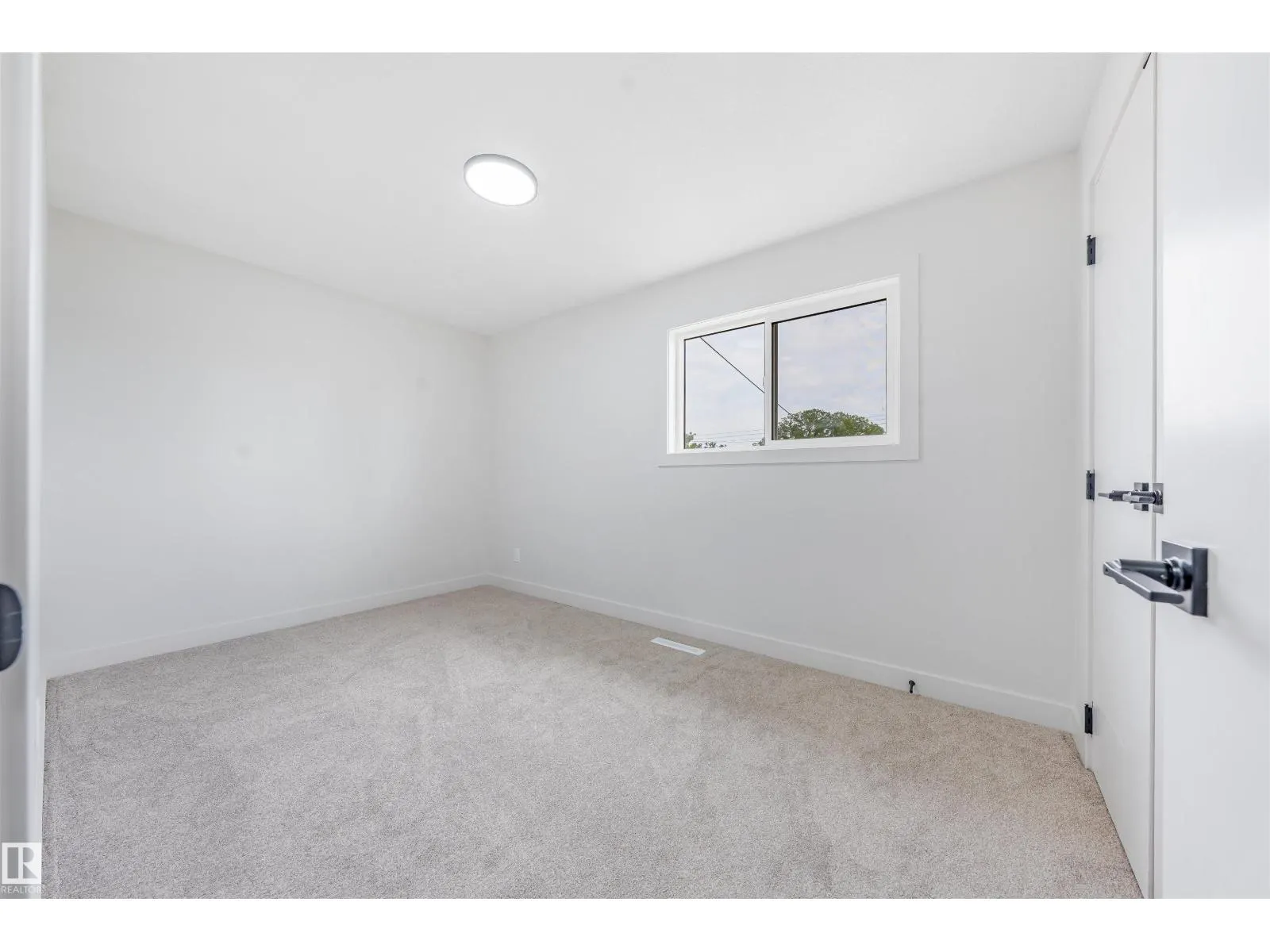 13309 89A ST NW
