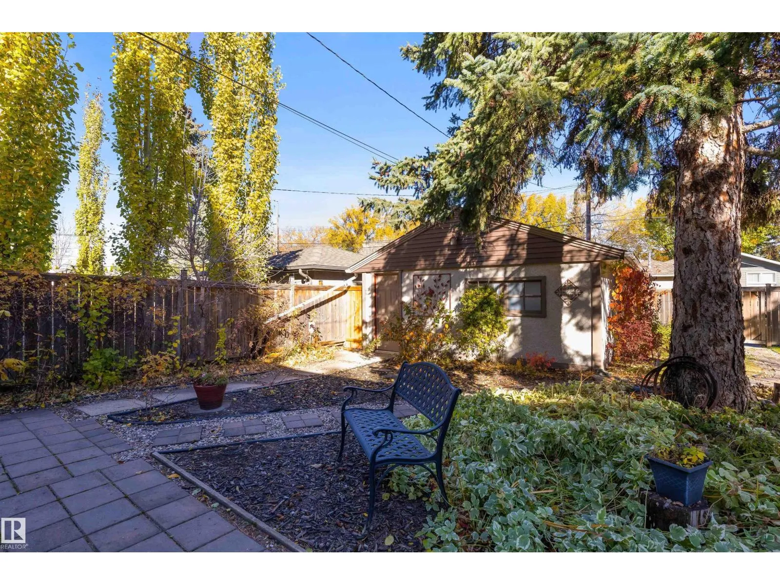 11643 137 ST NW
