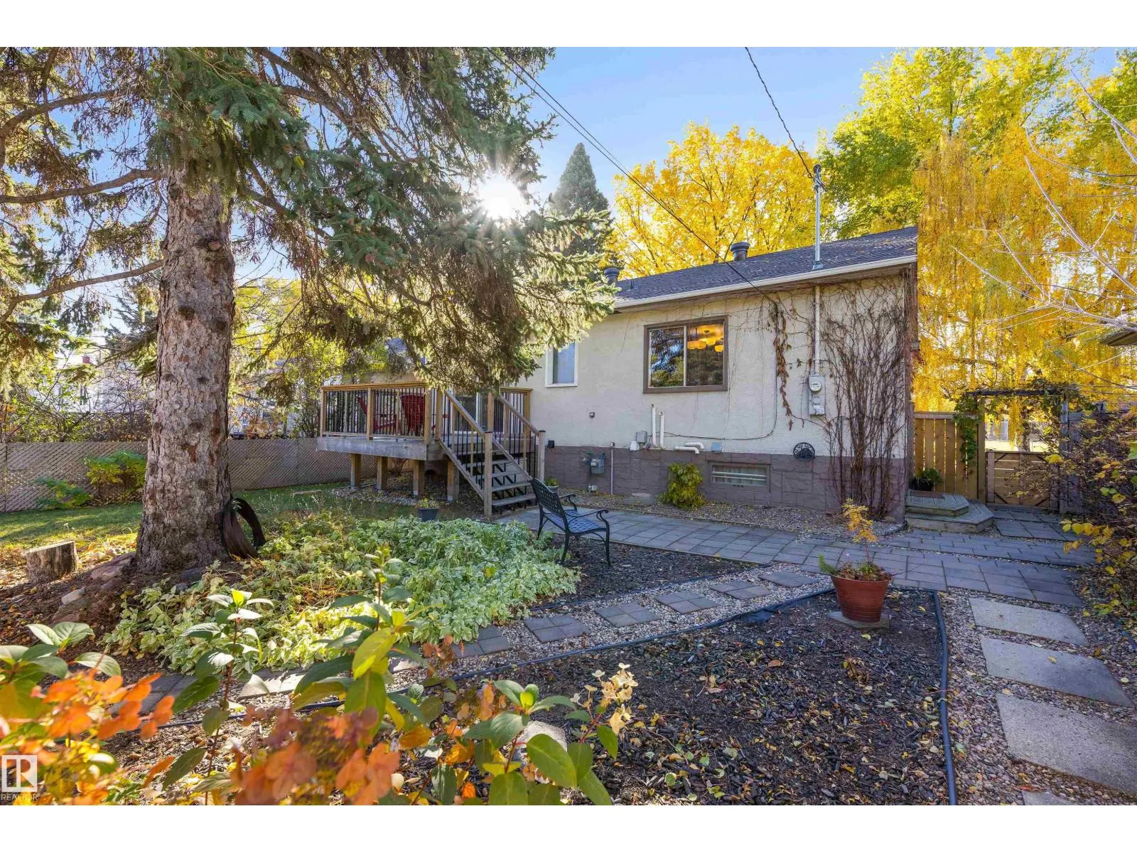 11643 137 ST NW