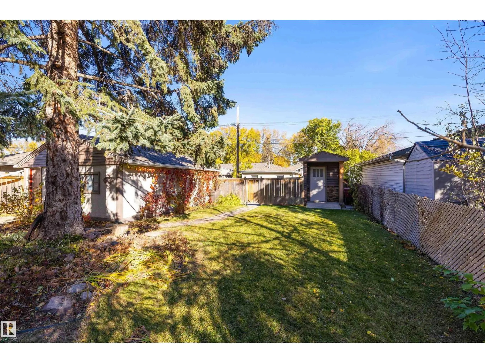 11643 137 ST NW