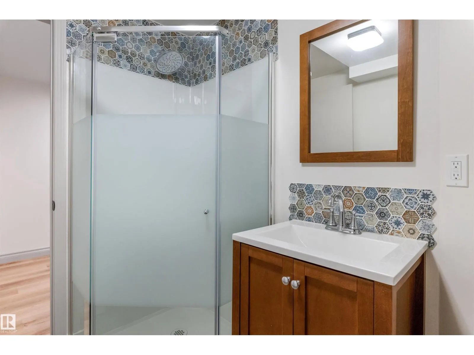 11643 137 ST NW