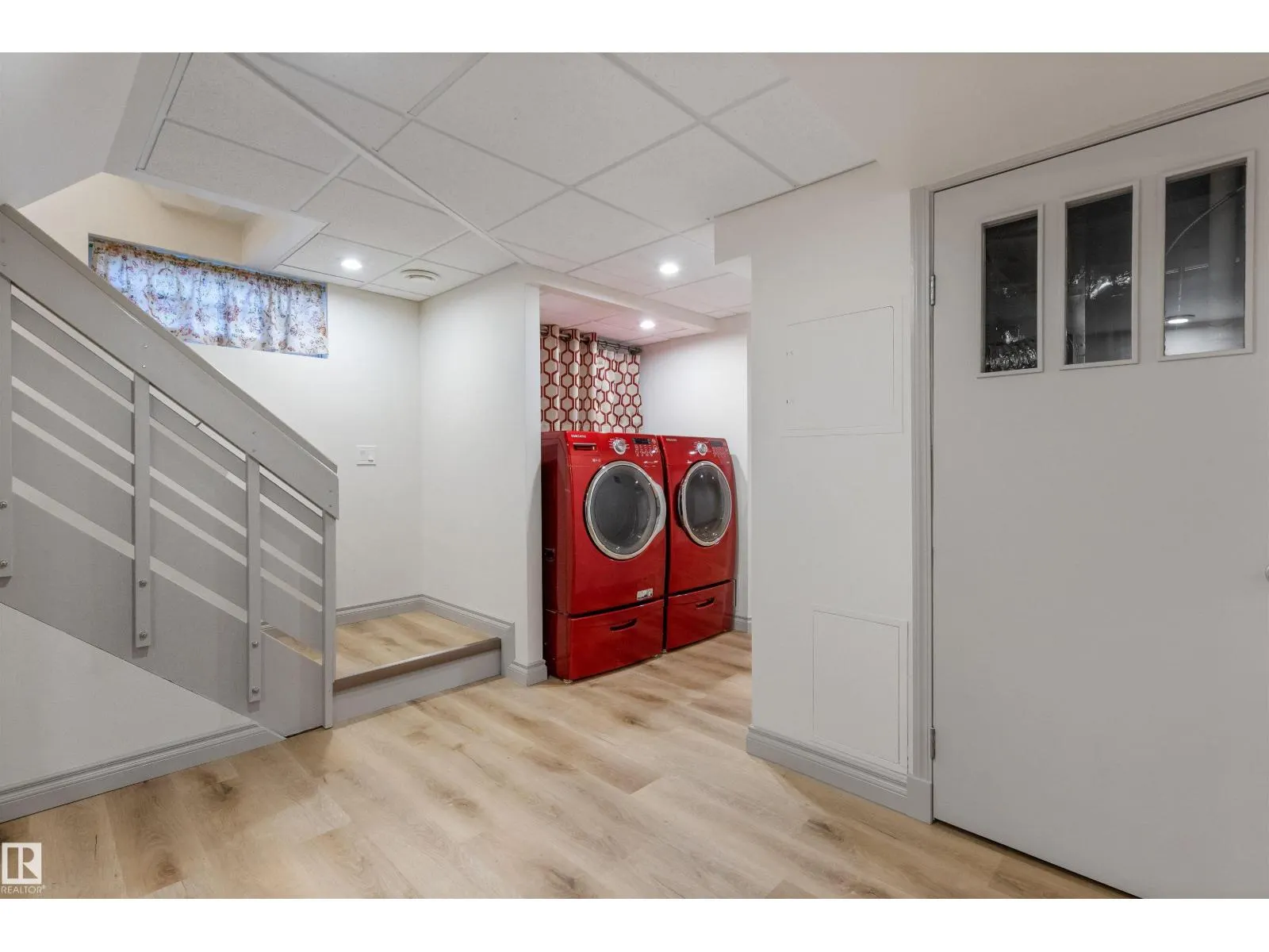 11643 137 ST NW