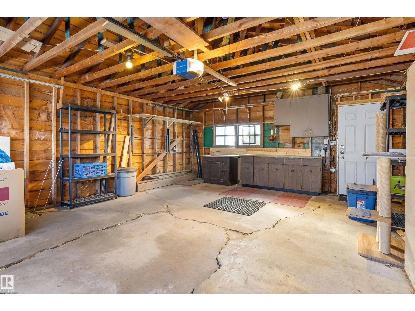 11643 137 ST NW
